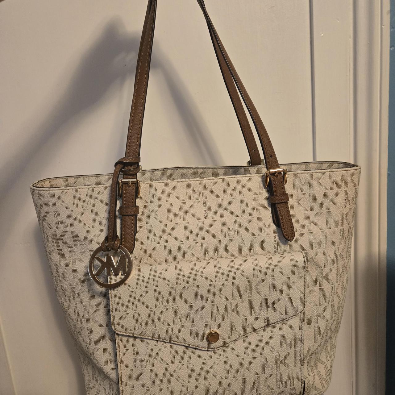 item listed by flowersclosett