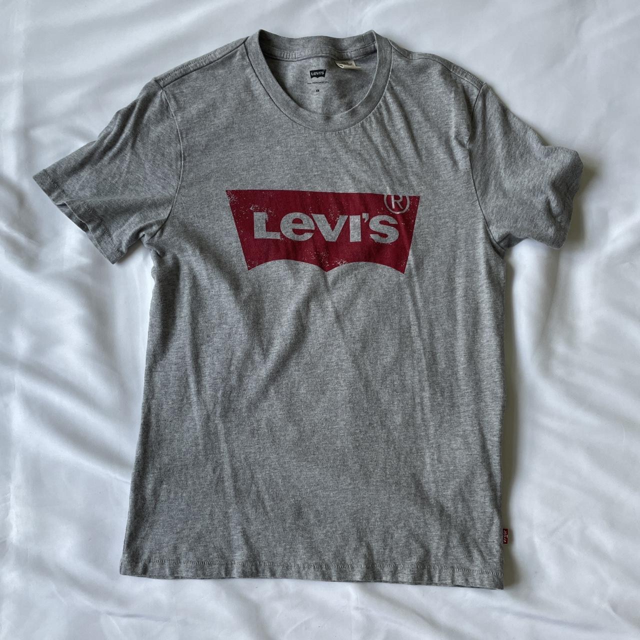 Levis hotsell shirt size