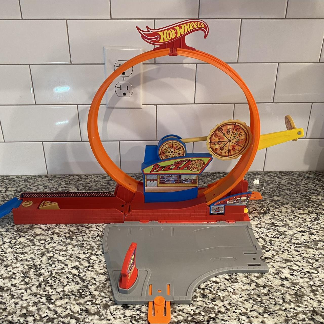 Hot wheels deals speedy pizza playset