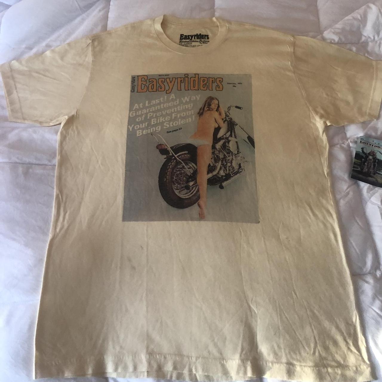 Men's Cream T-shirt | Depop