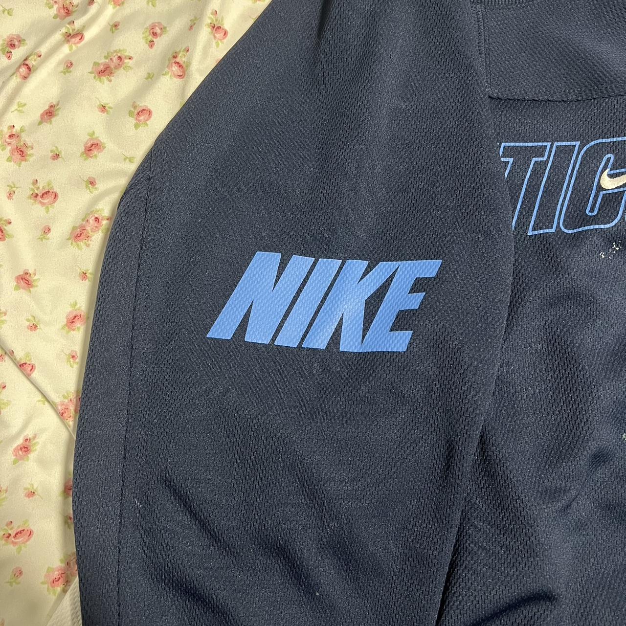 Vintage Nike Top, Y2k Style Couple Flaws As Shown... - Depop