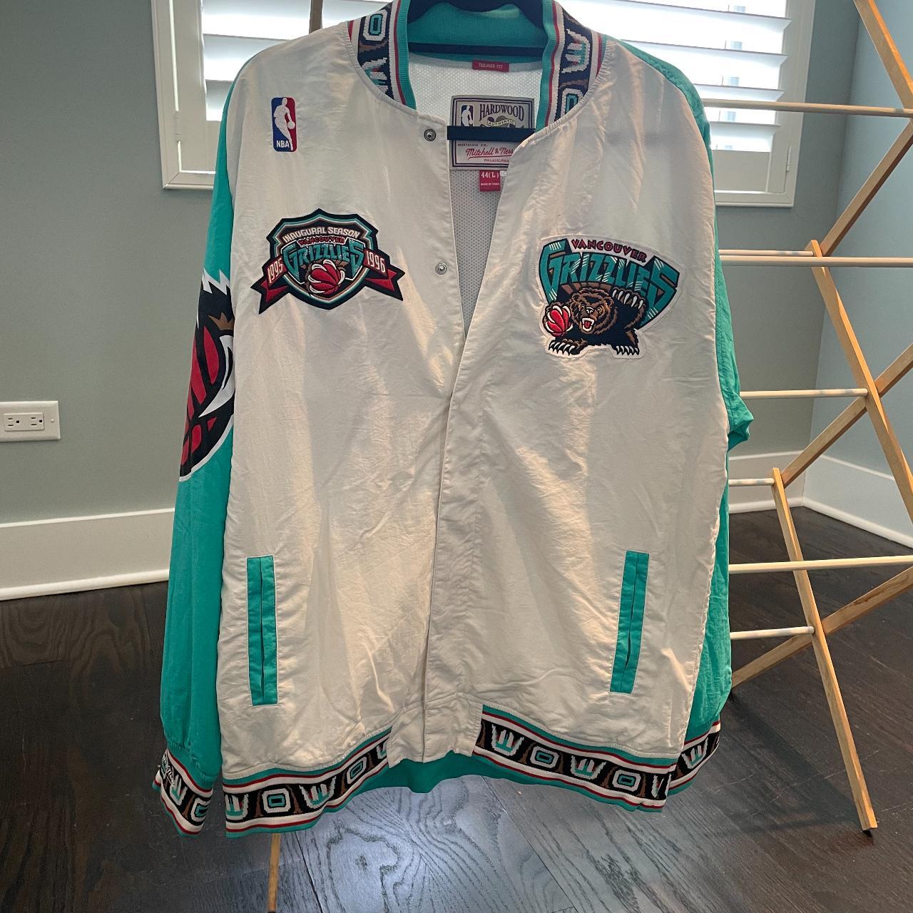 Vancouver grizzlies store warm up jacket