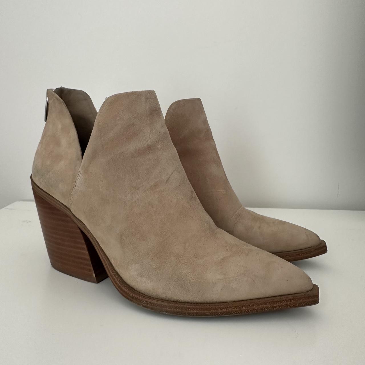 gigietta bootie vince camuto white