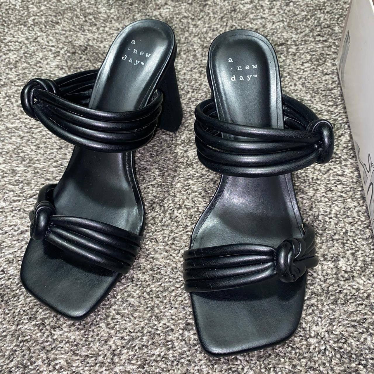 item listed by jasminesdallascloset
