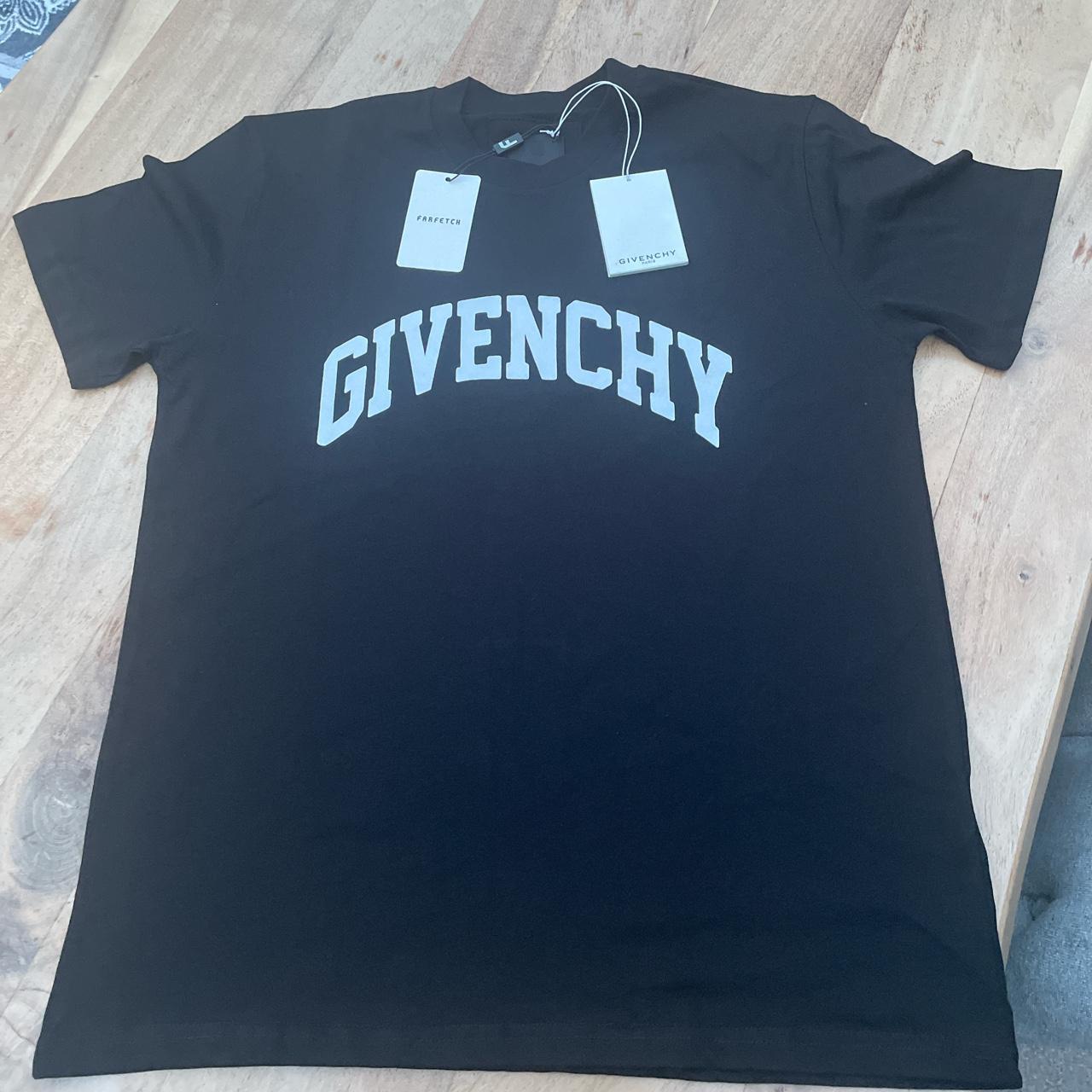 Givenchy Men's Black T-shirt | Depop