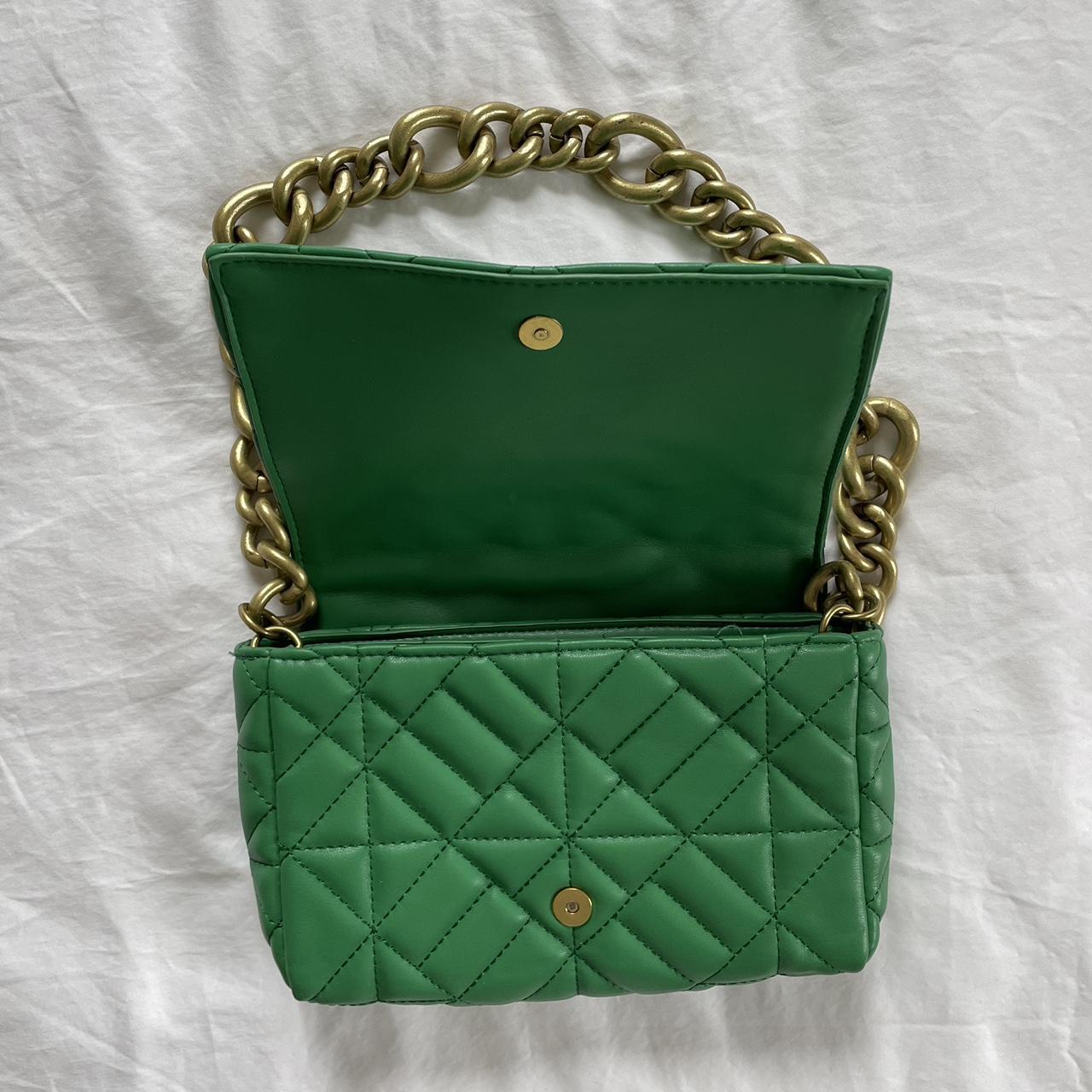 NWT outlet Zara Mini Bag Color Green with chain (chain is not removable)