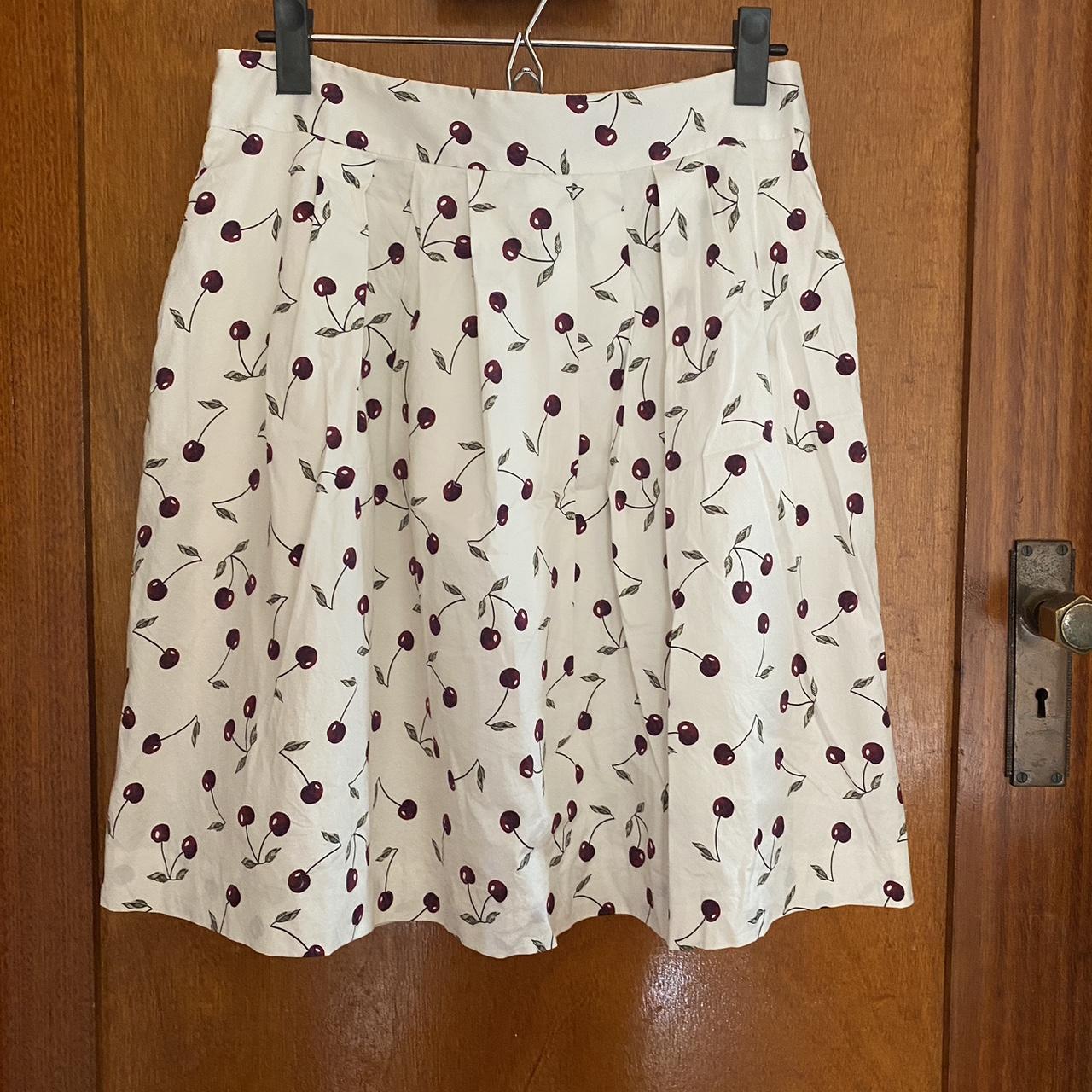 Cue skirt cherry cherries Size 10 Lined with pockets - Depop
