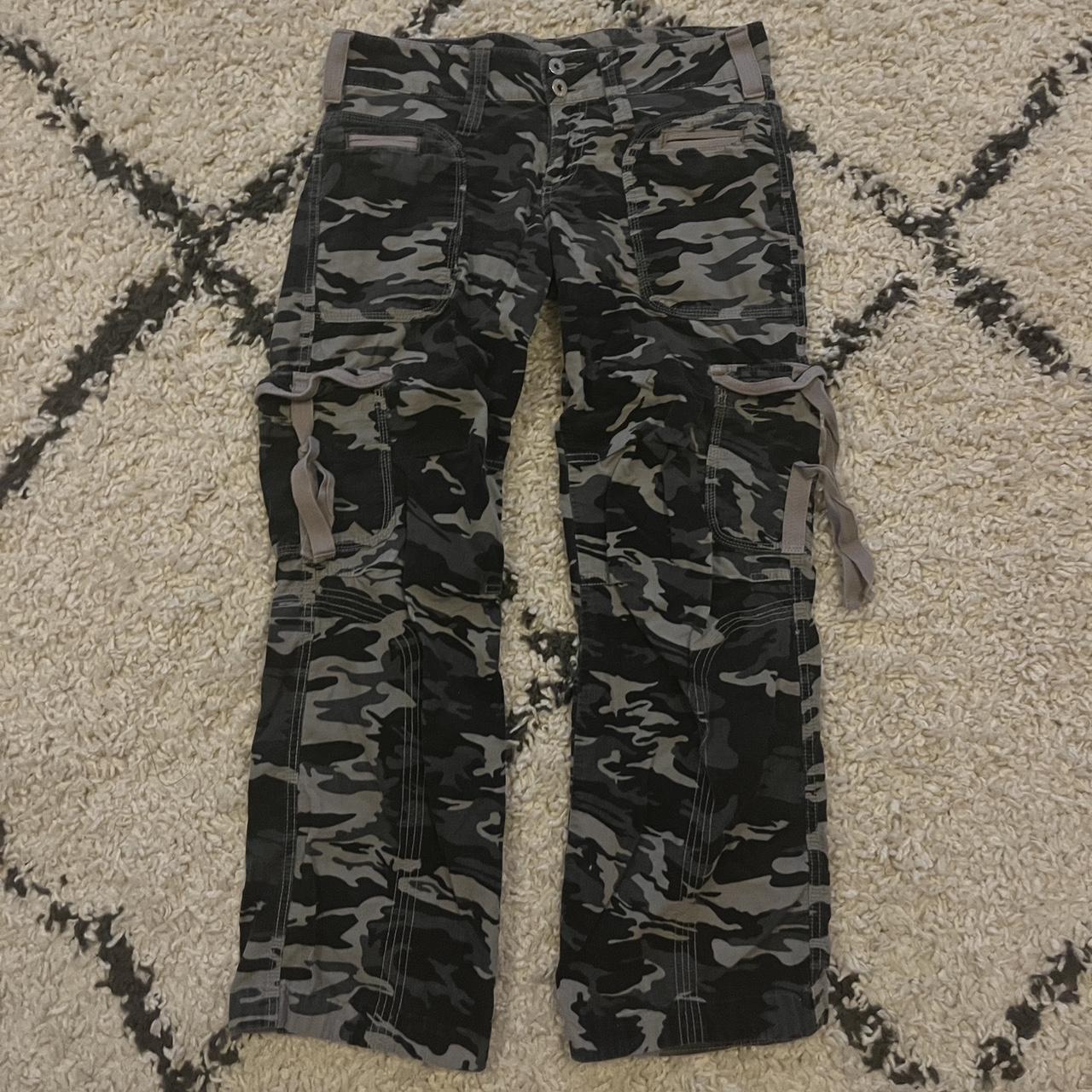 the coolest vintage bongo camo cargo pants!! -... - Depop