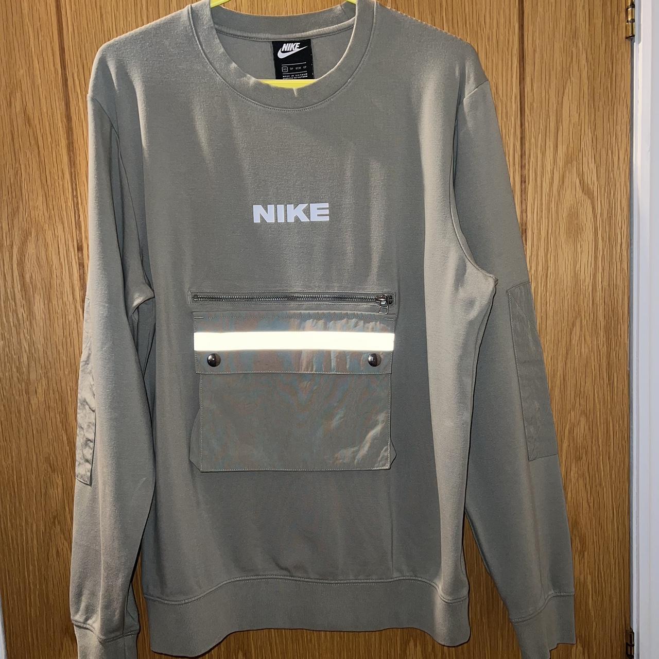 mens nike khaki t shirt