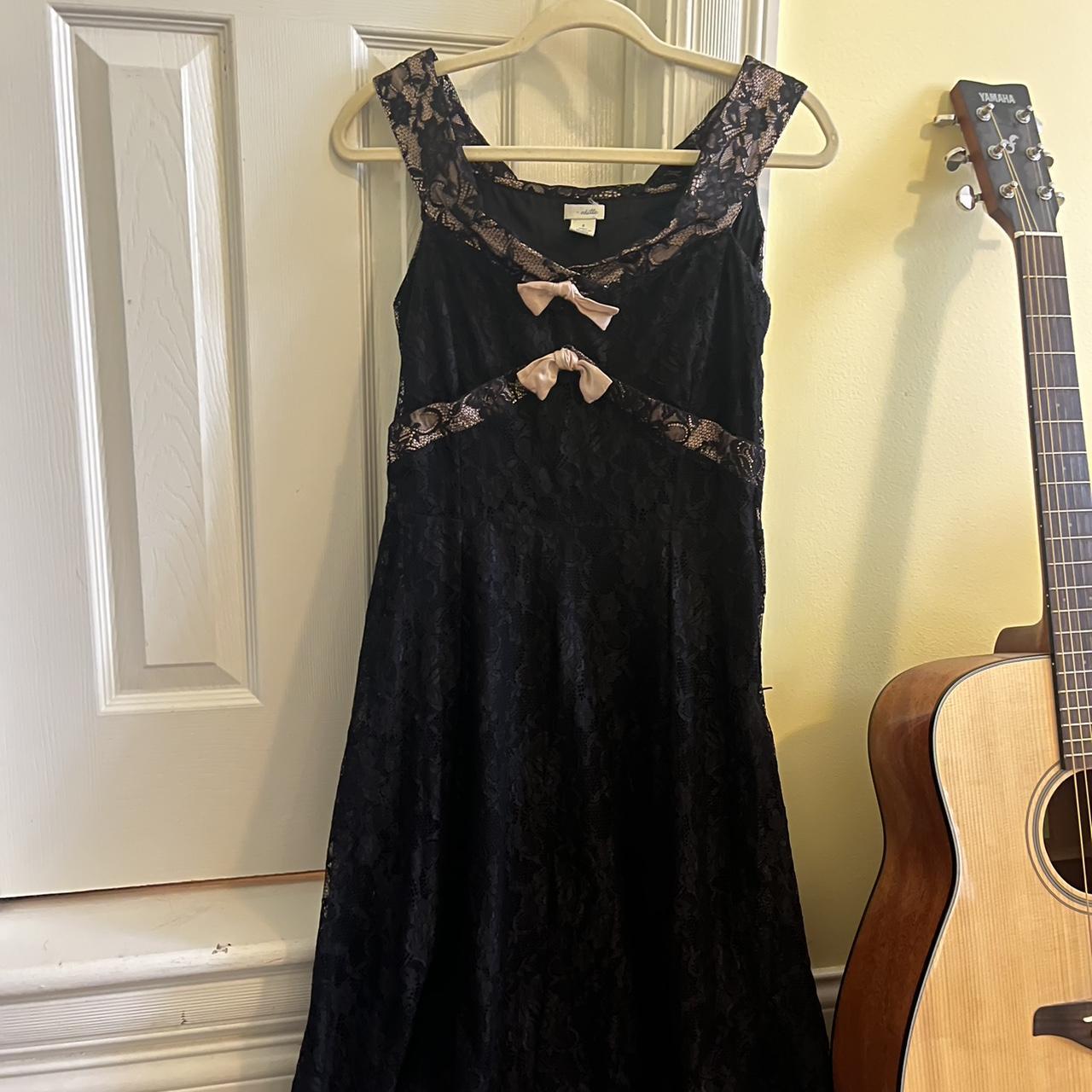 item listed by tinybangsgirl