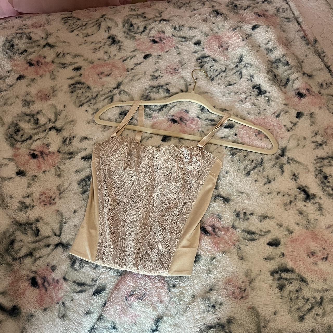 item listed by tinybangsgirl