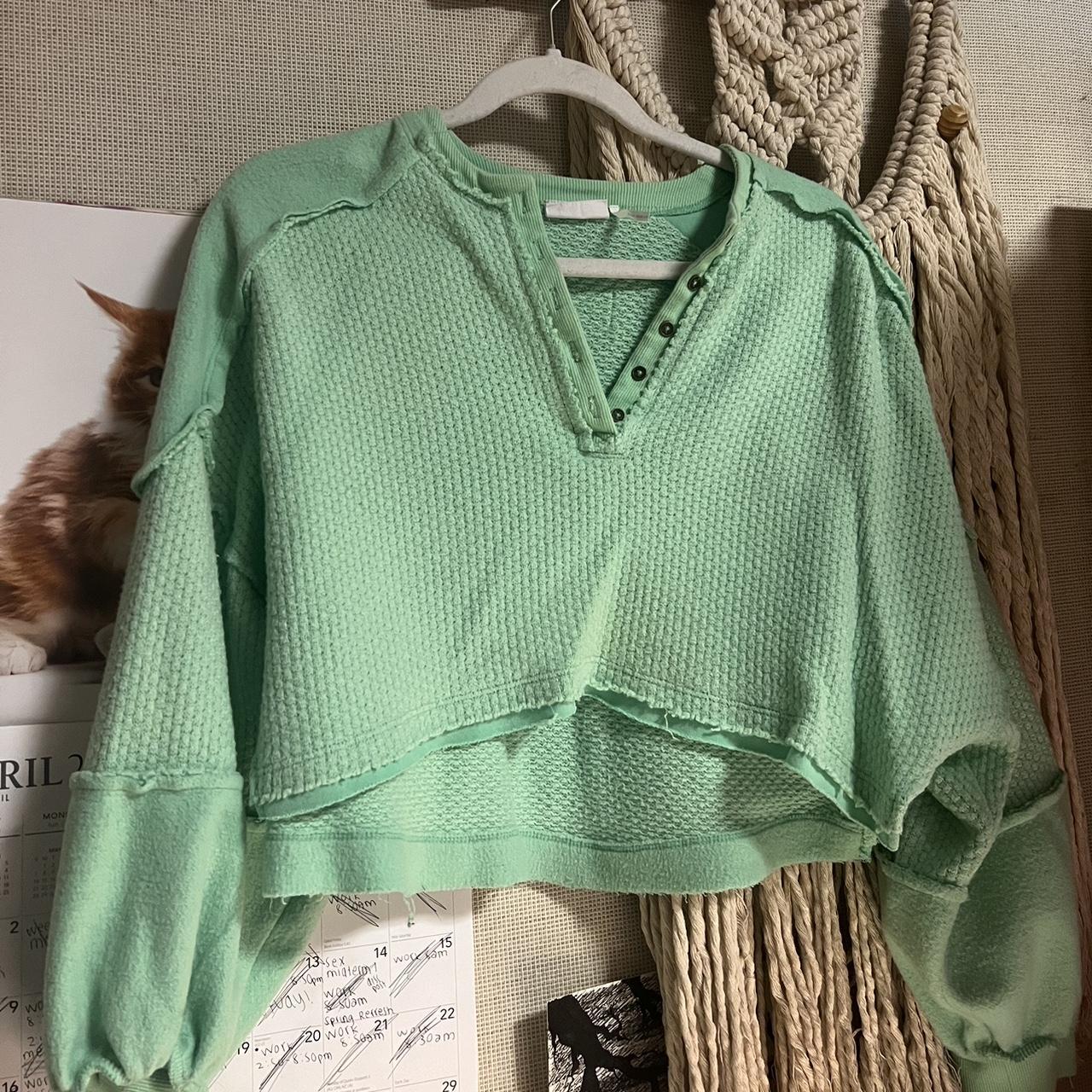 BDG Women's Green Crop-top | Depop