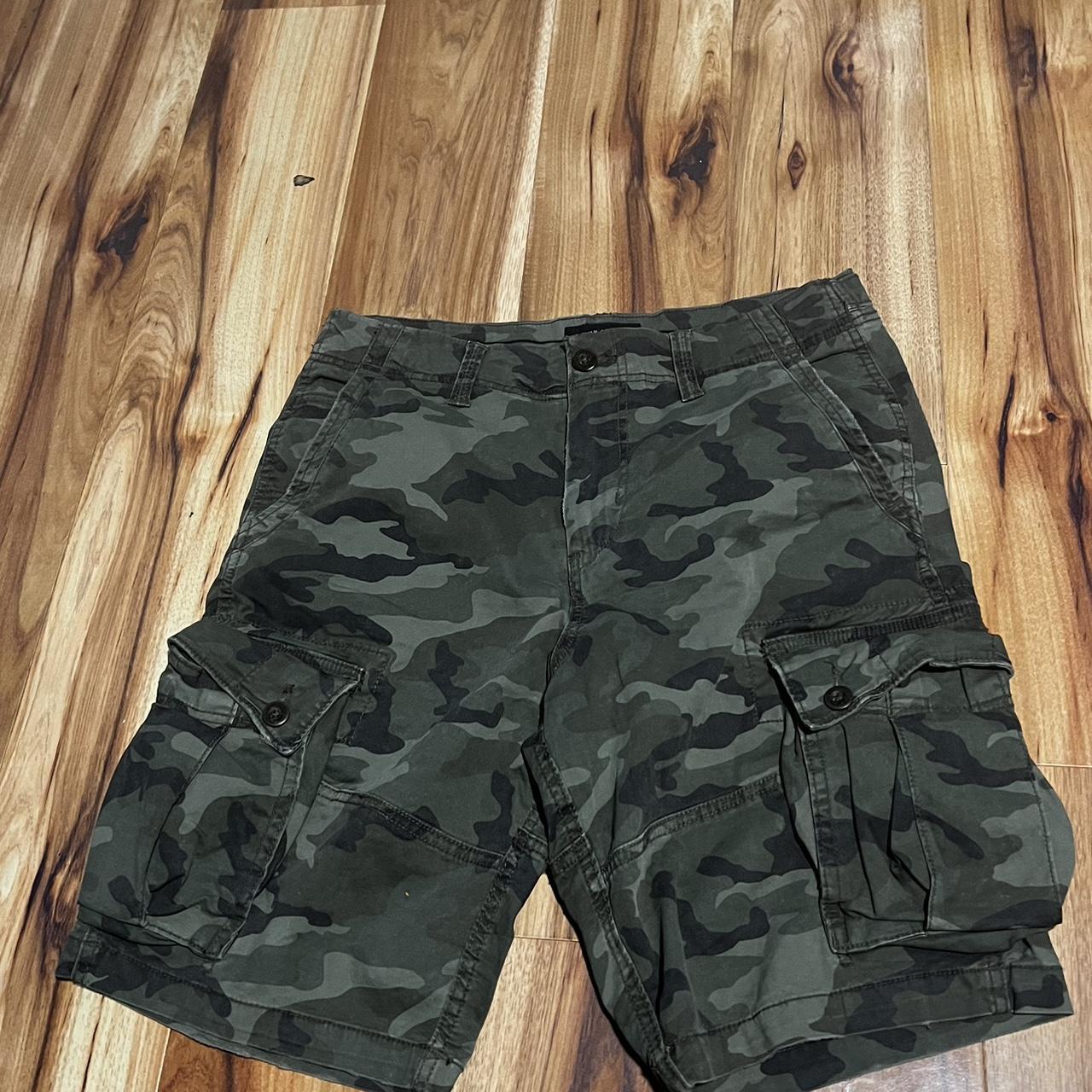 American Eagle Outfitters Men's Green Shorts Depop