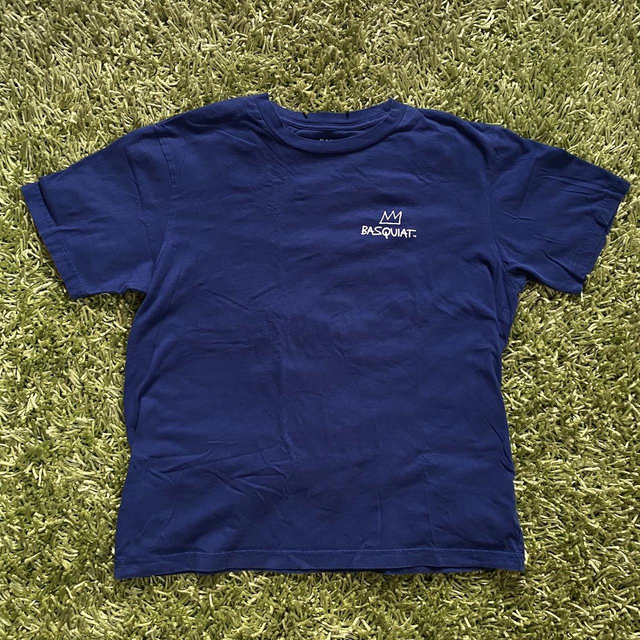 Gap Men's Navy and White Tshirt Depop