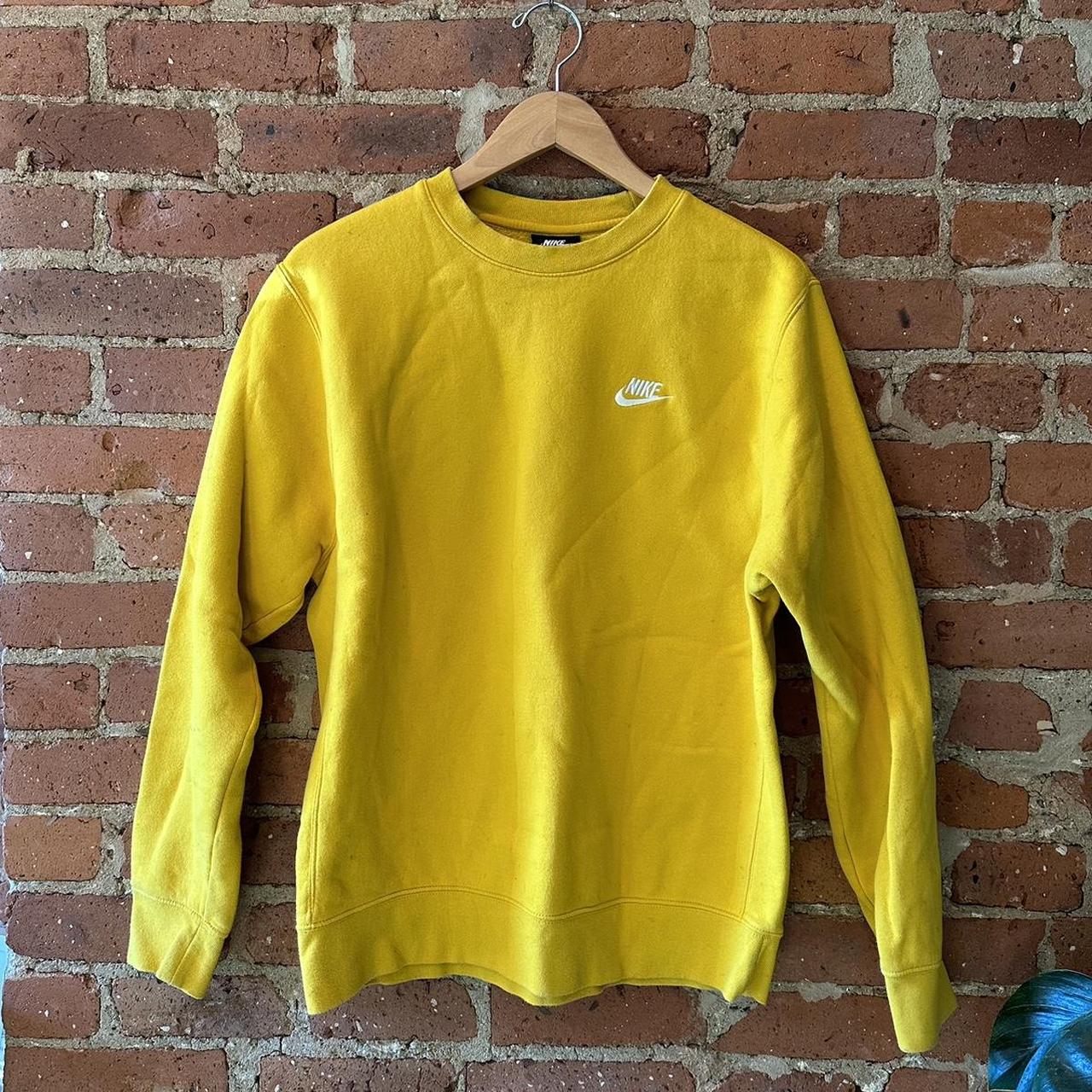 Yellow on sale sweater nike