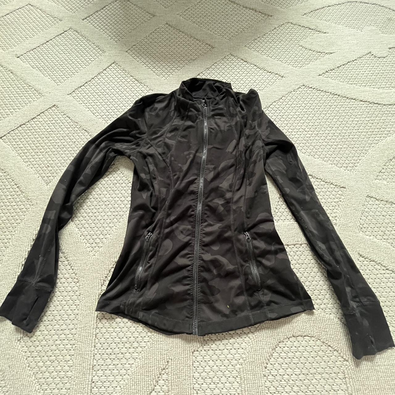 black camo define jacket size small but fits a... - Depop