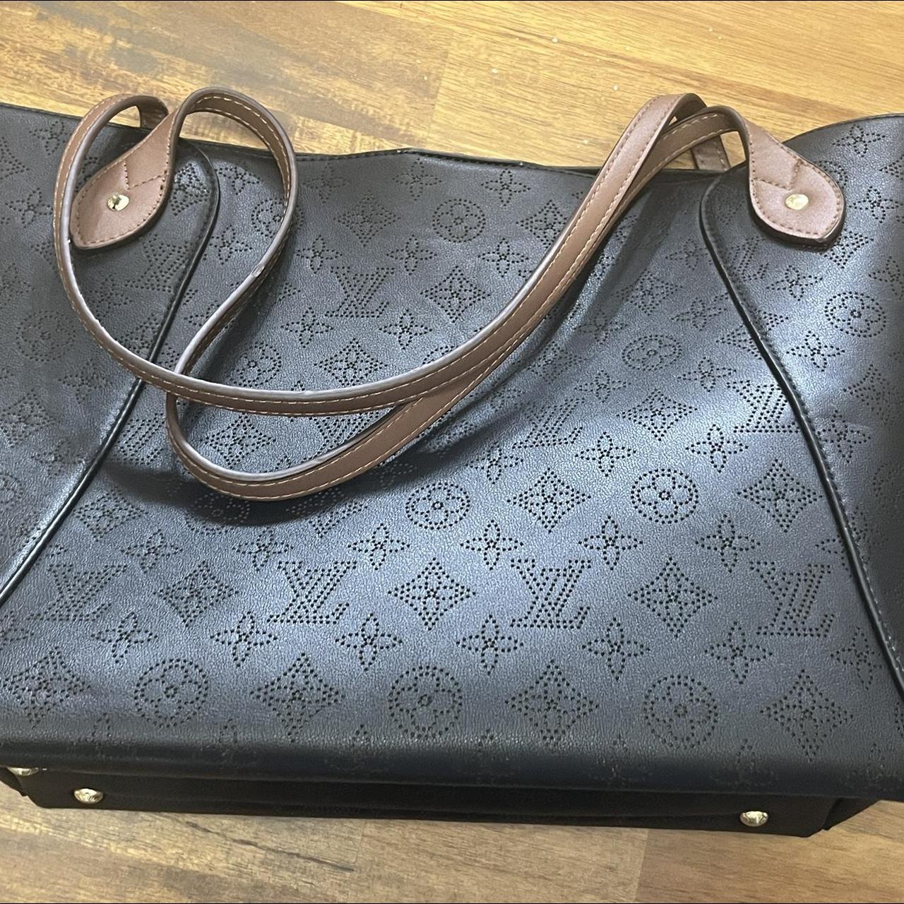 Louis Vuitton jasmin epi black bag .. I've used it a - Depop