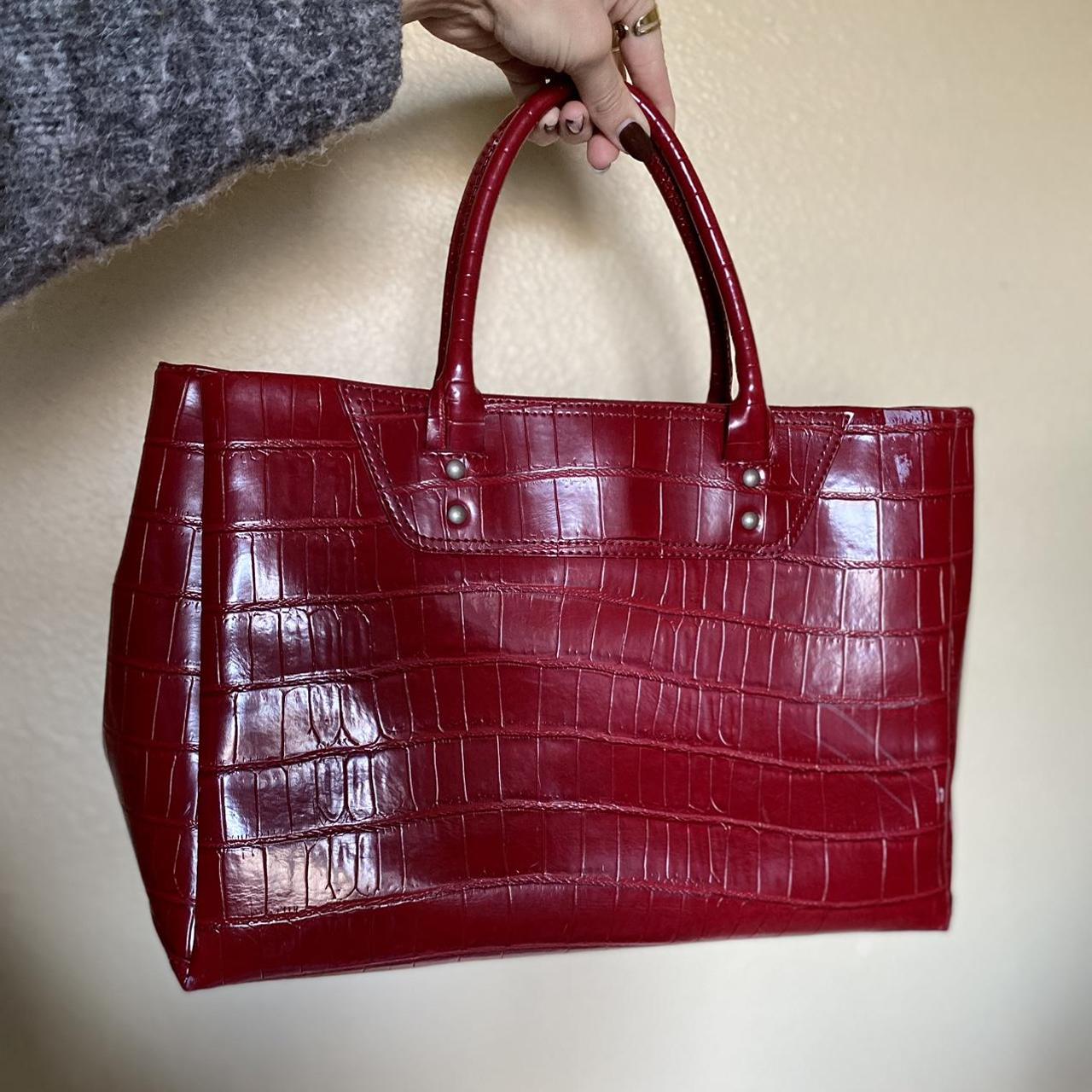 Red discount alligator purse