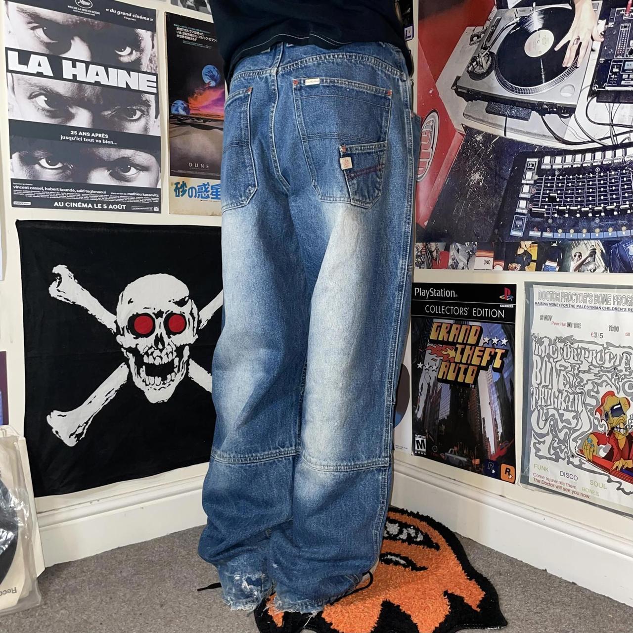item listed by hoodlum_co