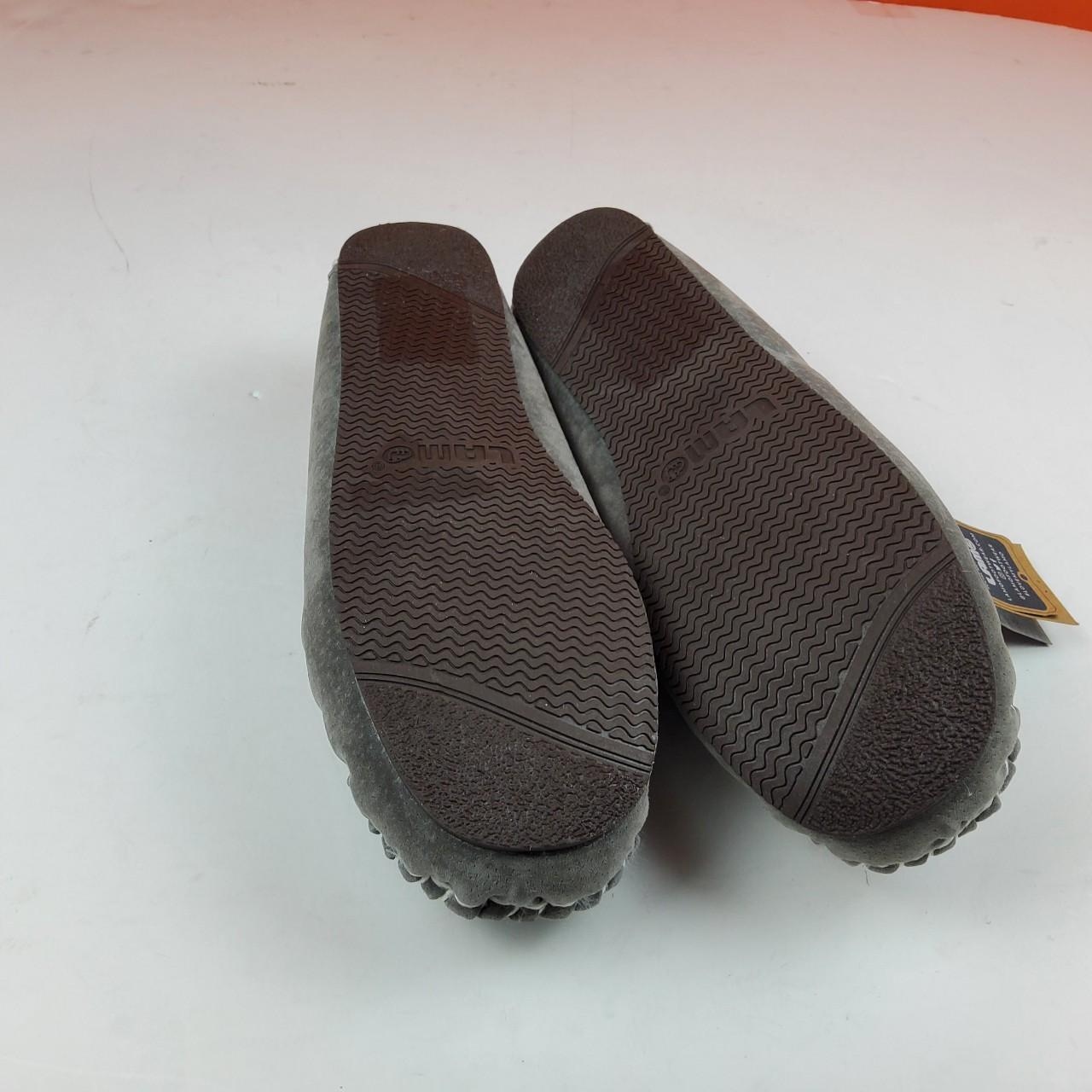 Lamo Women's Grey Loafers (7)