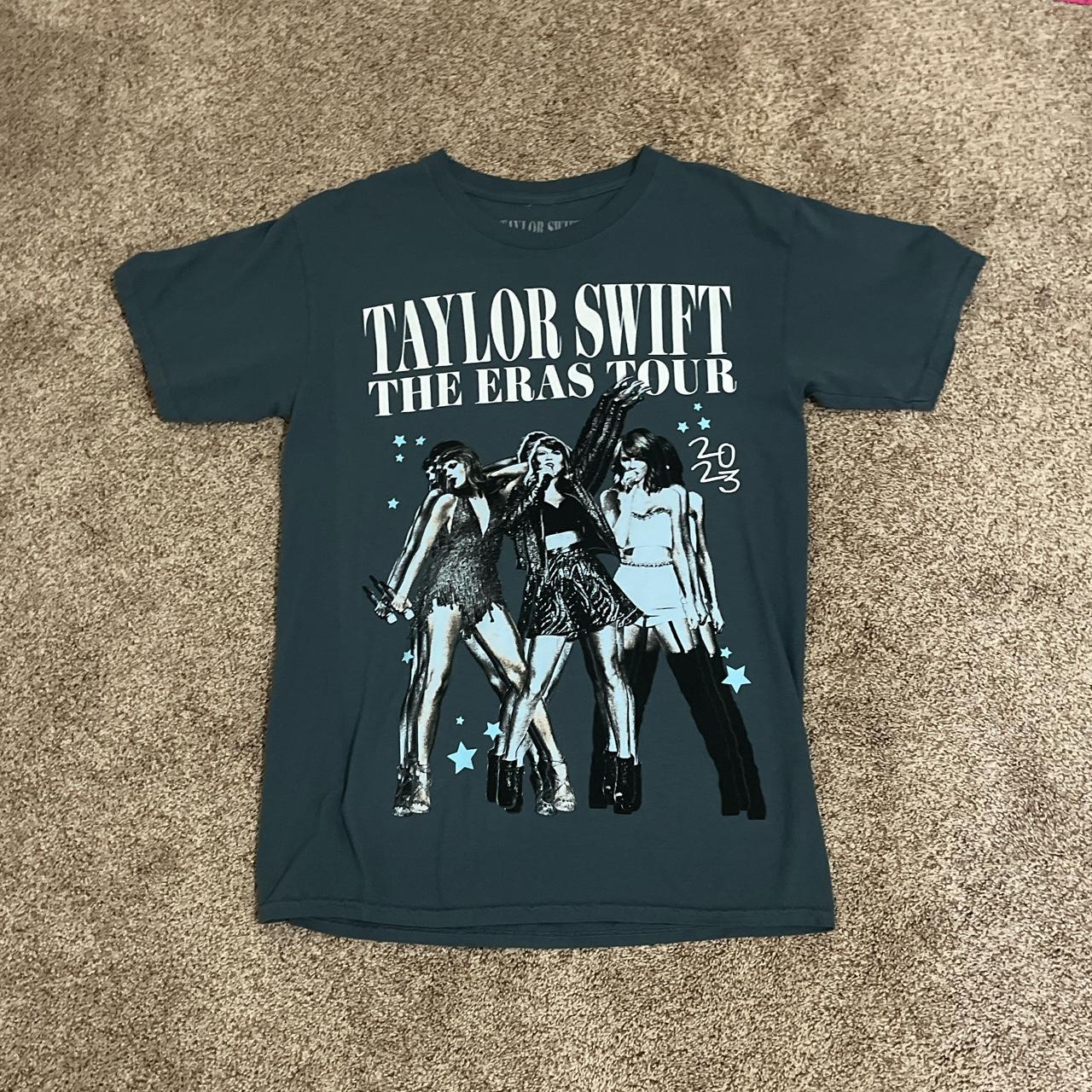 Taylor Swift 1989 Eras tour tshirt worn once, looks... - Depop