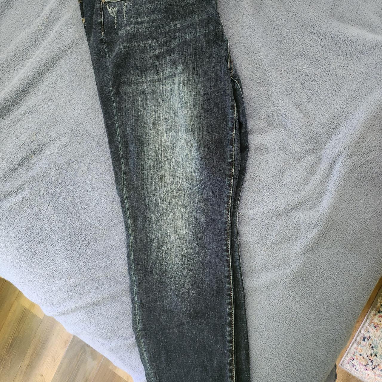 item listed by itsalingthing