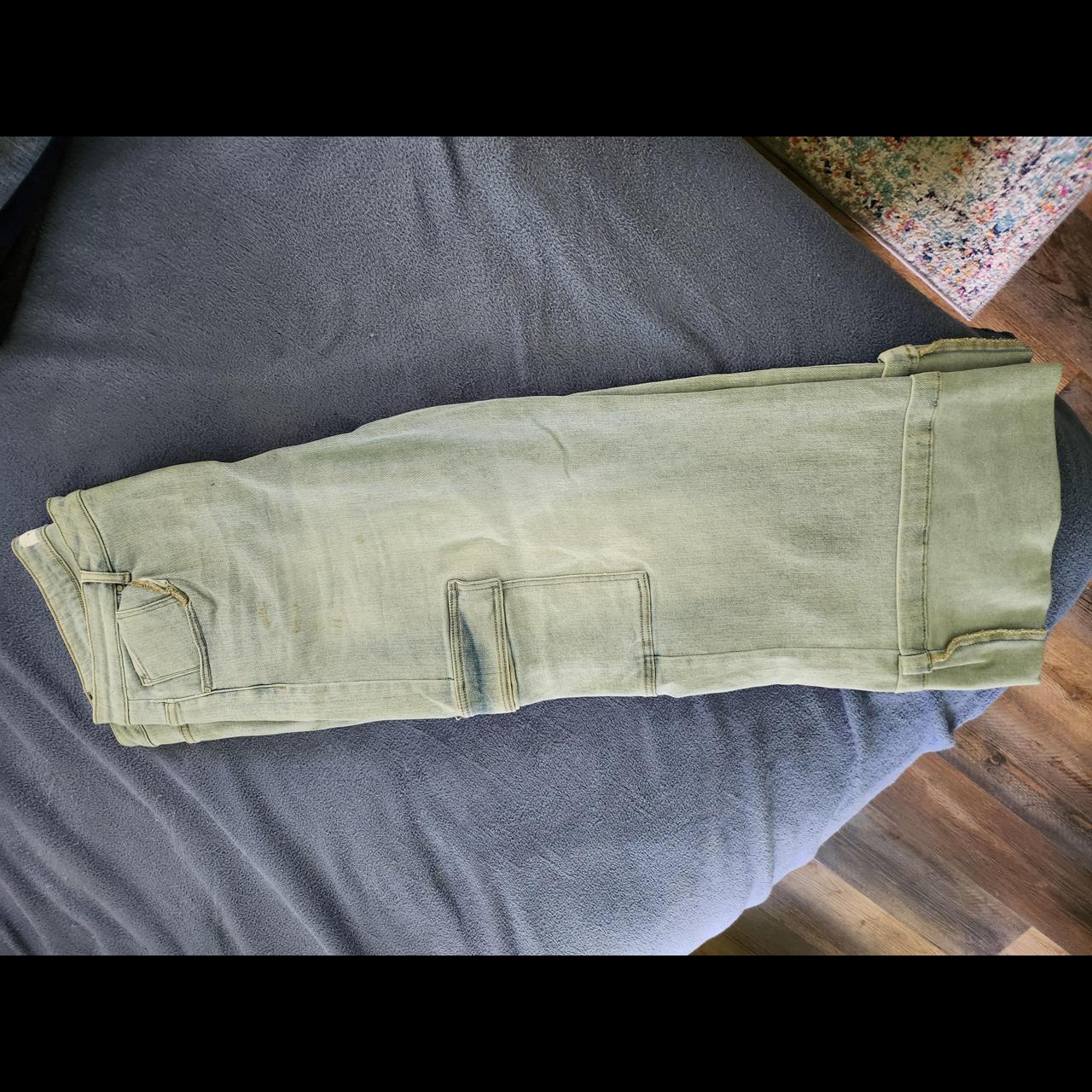 item listed by itsalingthing