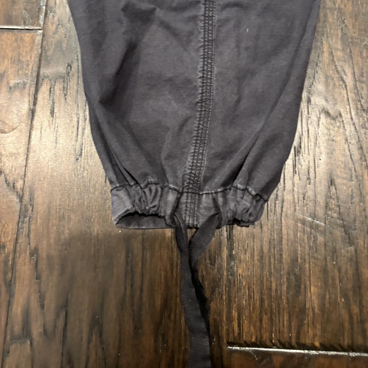 American Eagle Tall Black Adjustable Cargo Pants.... - Depop