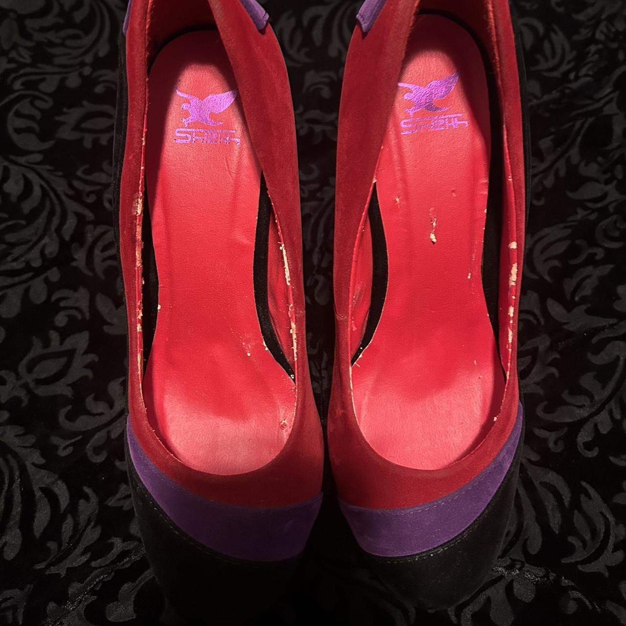 Women's Slides - Red/Multi - US 8 – Inside is pee… - image 1