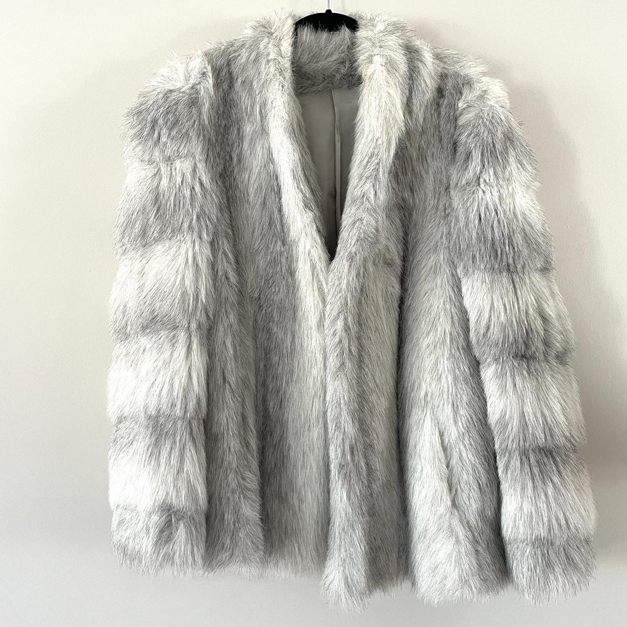 Faux store fur snow leopard coat (vintage)