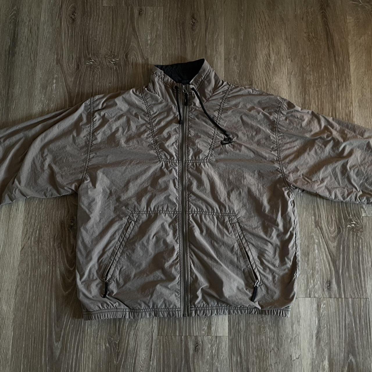 item listed by smoked8urgundy