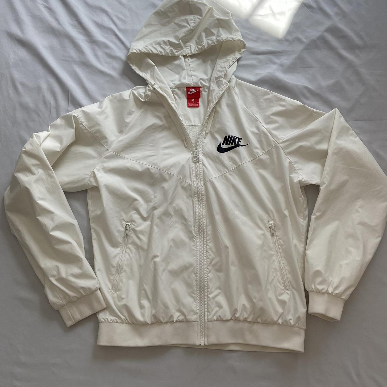 Nike shop windbreaker poshmark