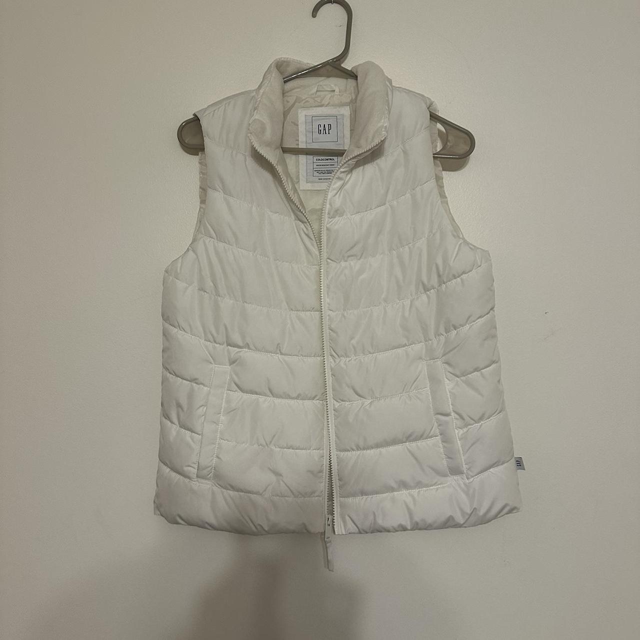 Woman’s Gap Puffer Vest Size Small Color white No... - Depop