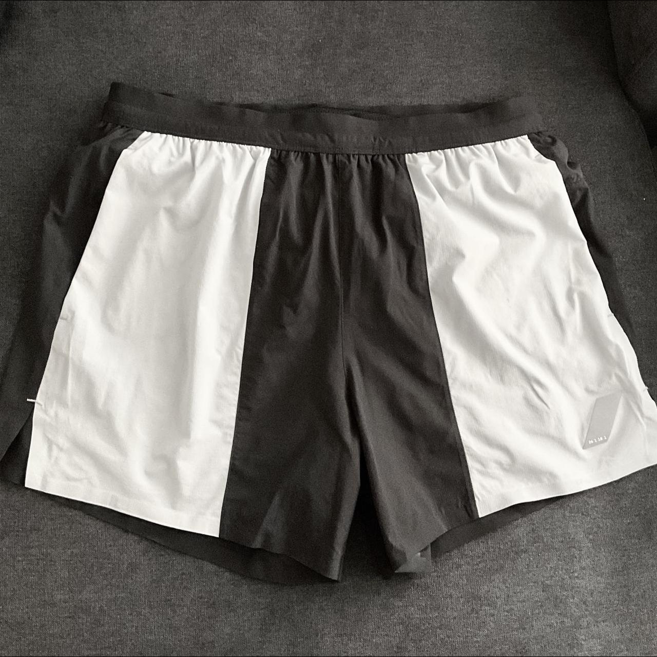 Zara Men's White and Black Shorts | Depop