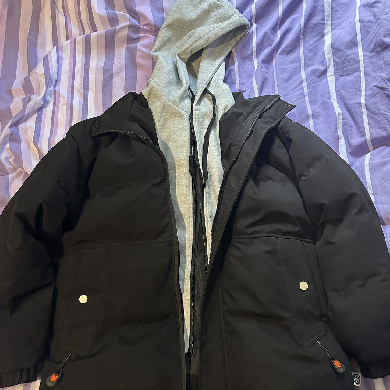 Black hooded puffer jacket Size - Medium - Depop