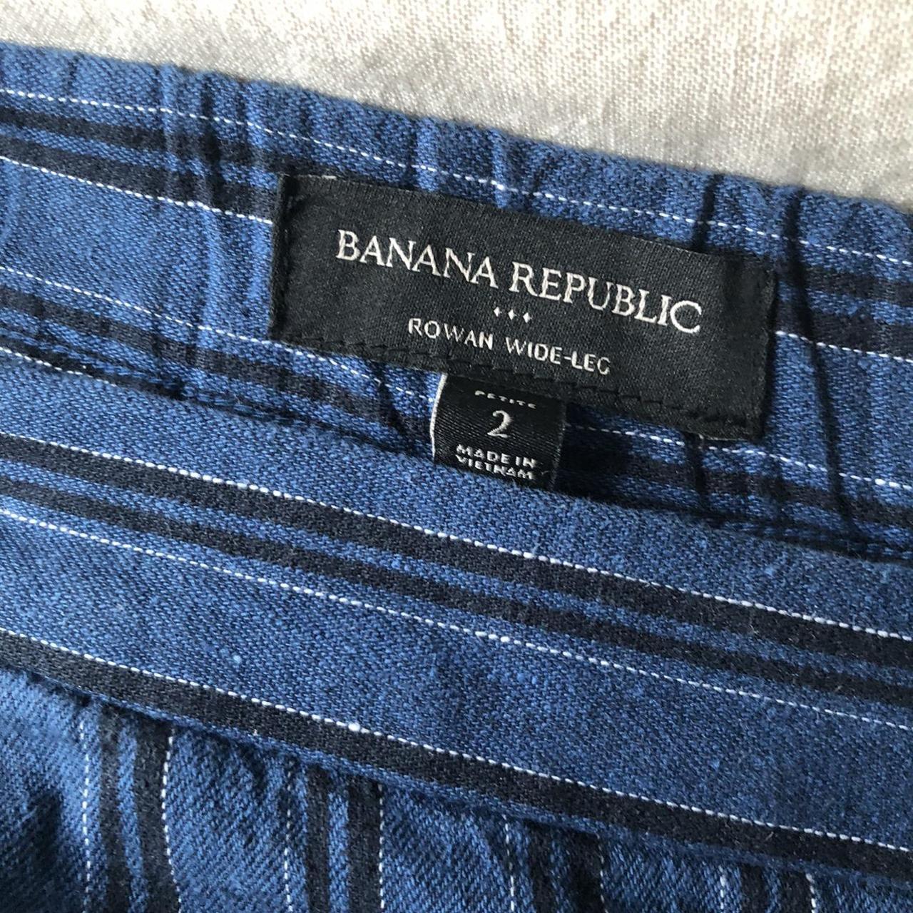 Banana Republic Women's Navy and Blue Trousers | Depop