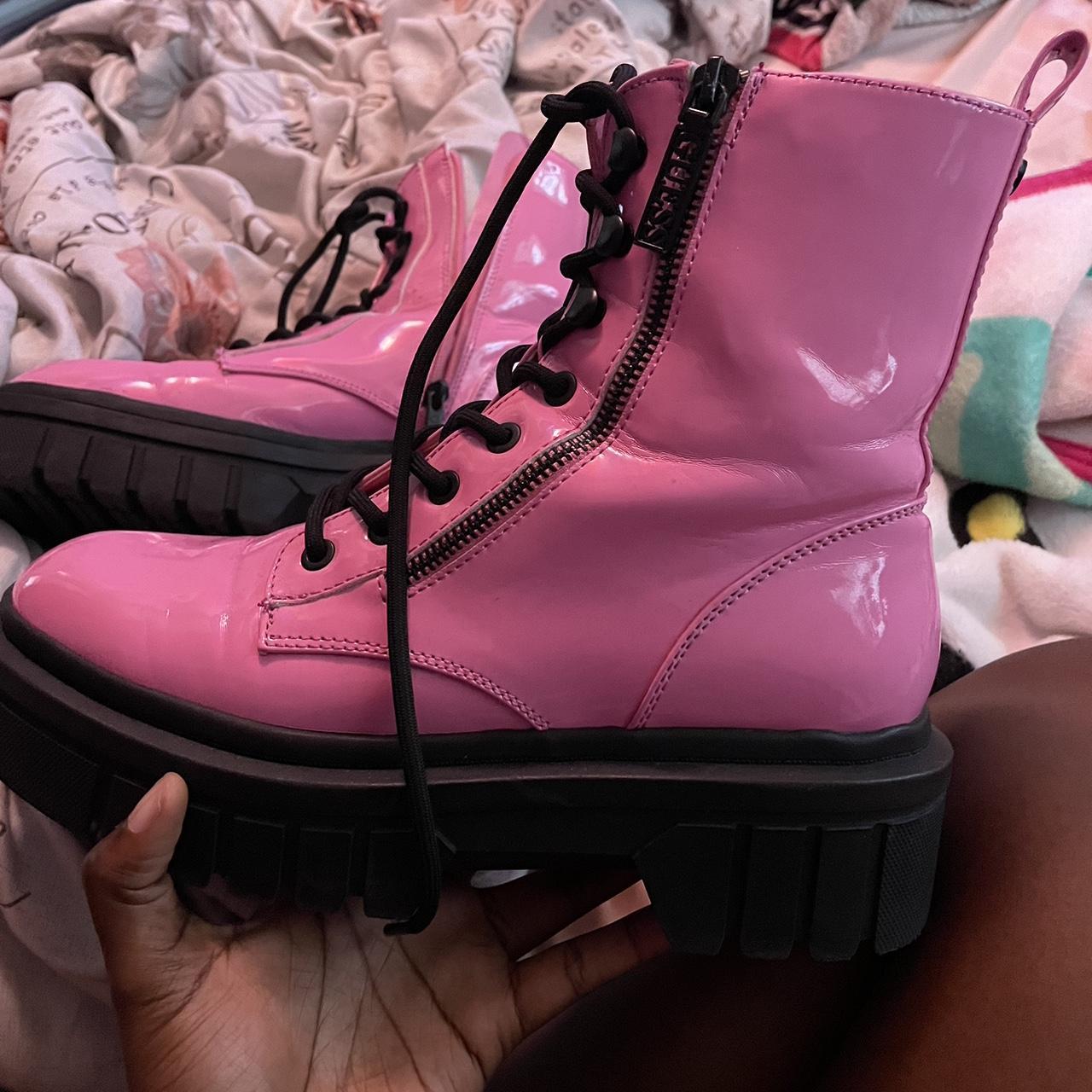 Guess deals boots pink