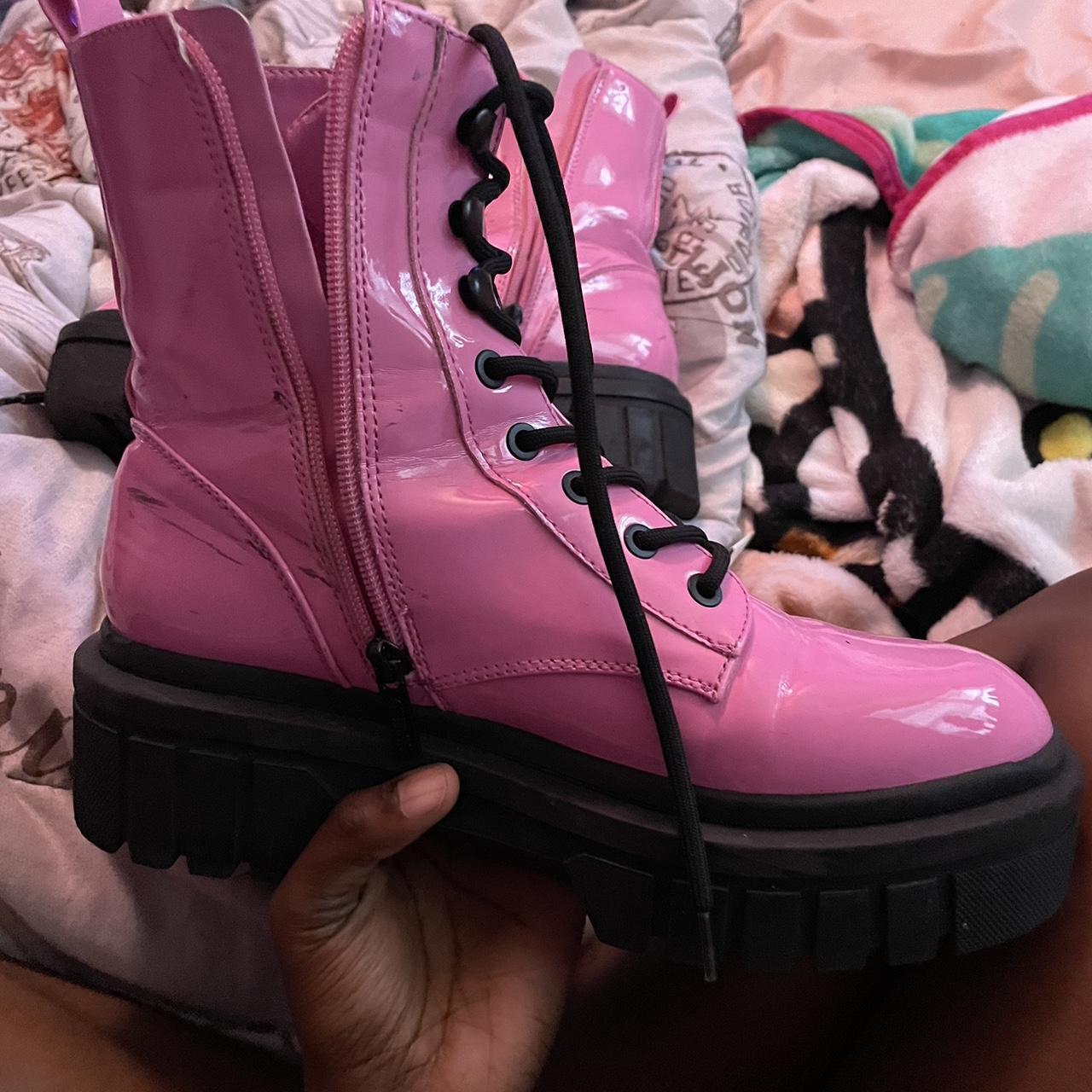 Guess hot sale boots pink