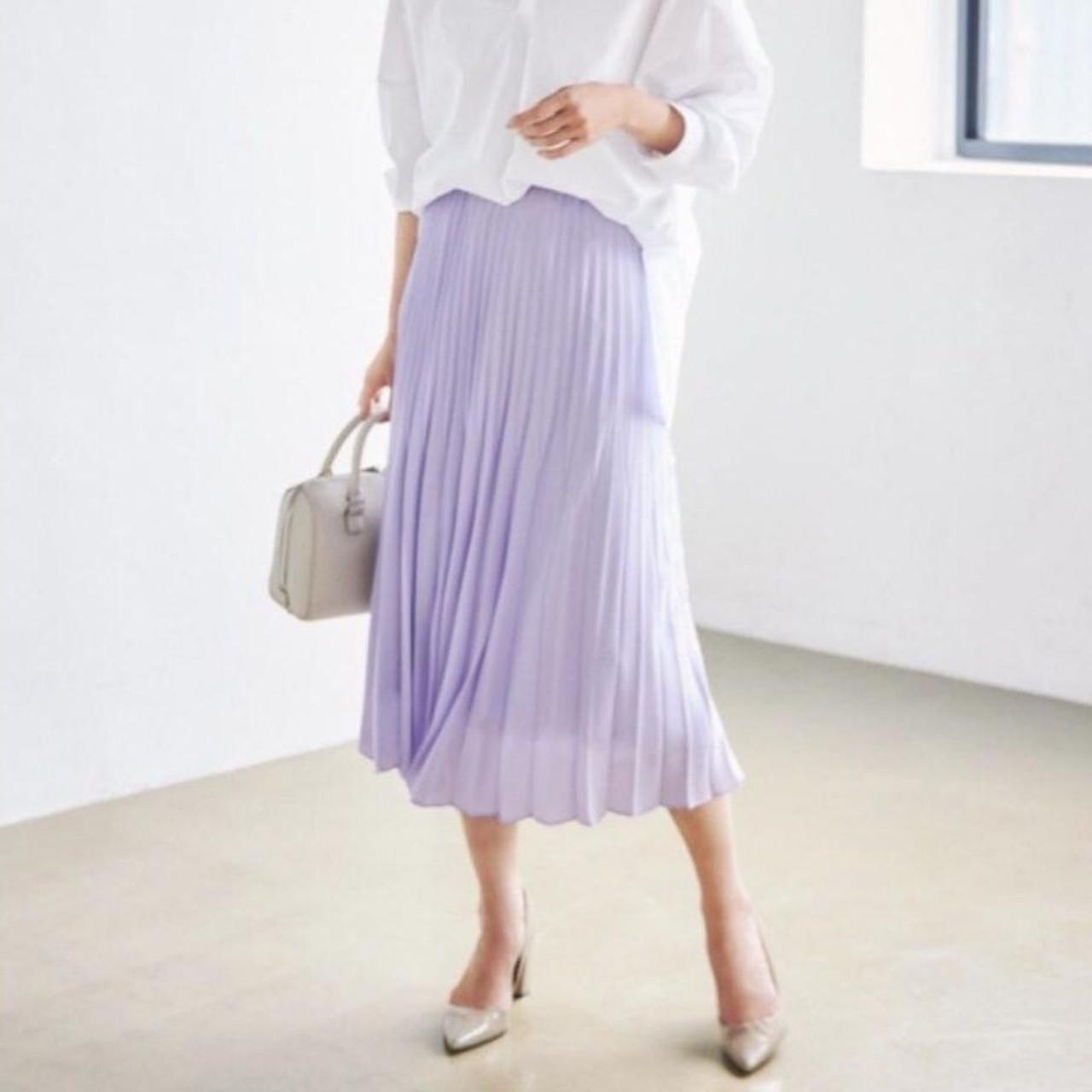 UNIQLO light purple pleated skirt not my style. Depop