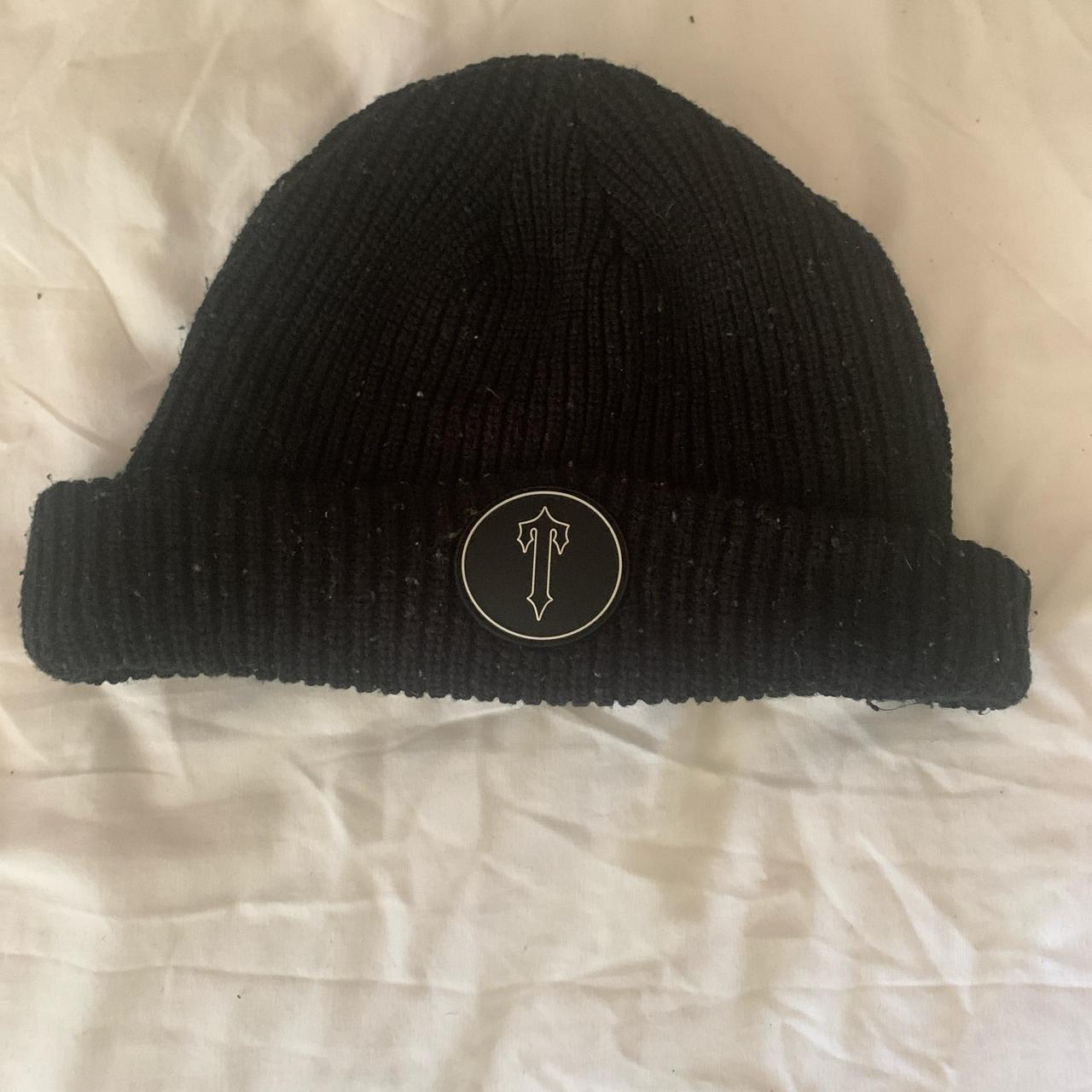 This is a brand-new, never worn Trapstar beanie in black Authentic. トラップスタービーニー