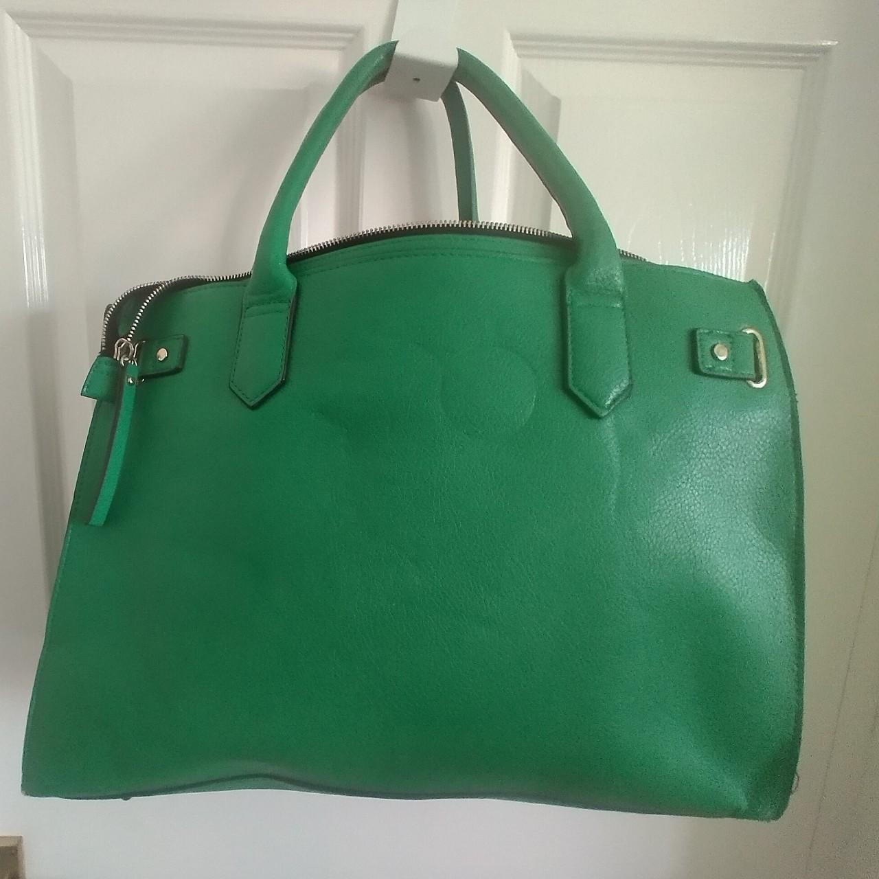 Accessorize emerald green tote bag Extra pocket and... Depop