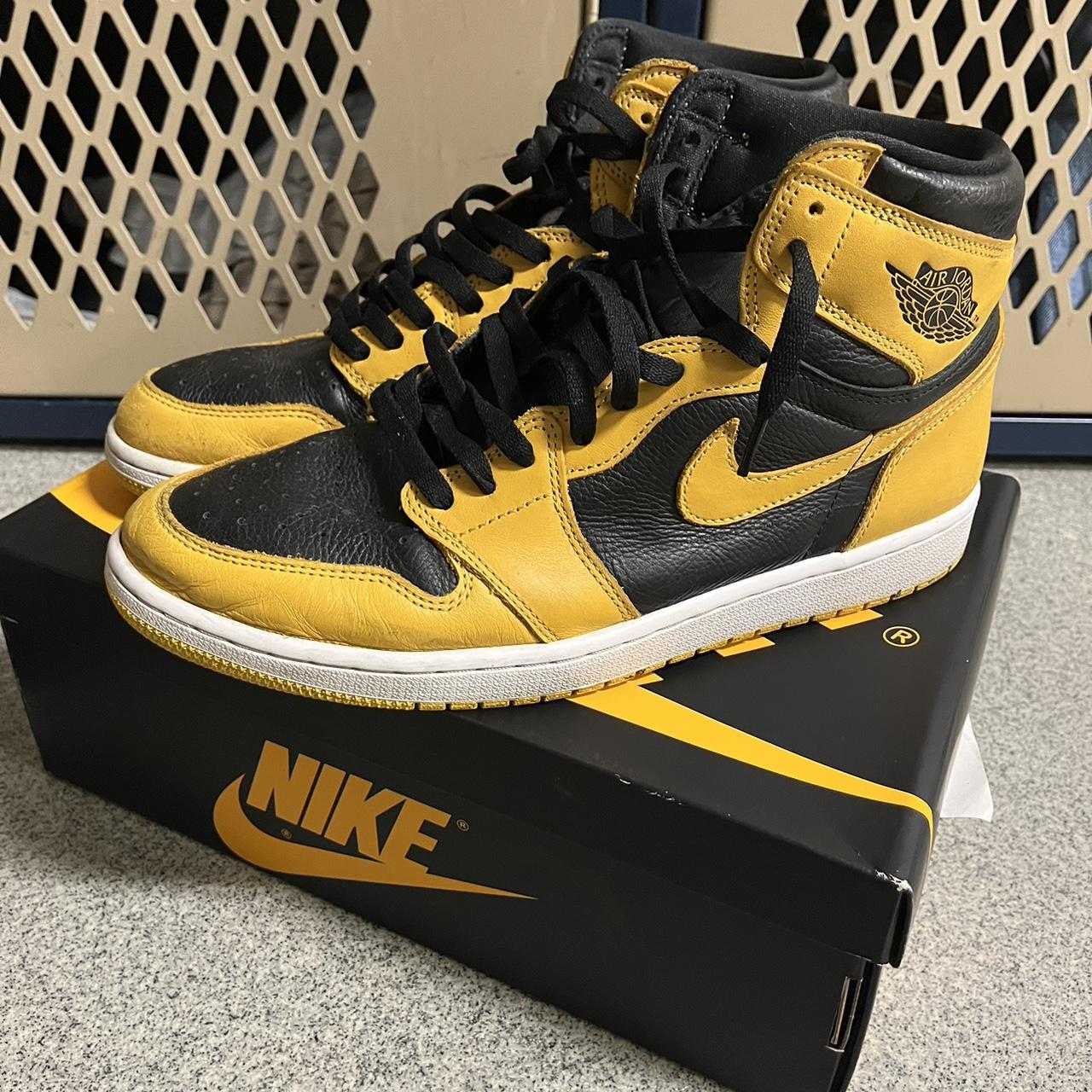 Jordan Men's Yellow and Black Trainers | Depop