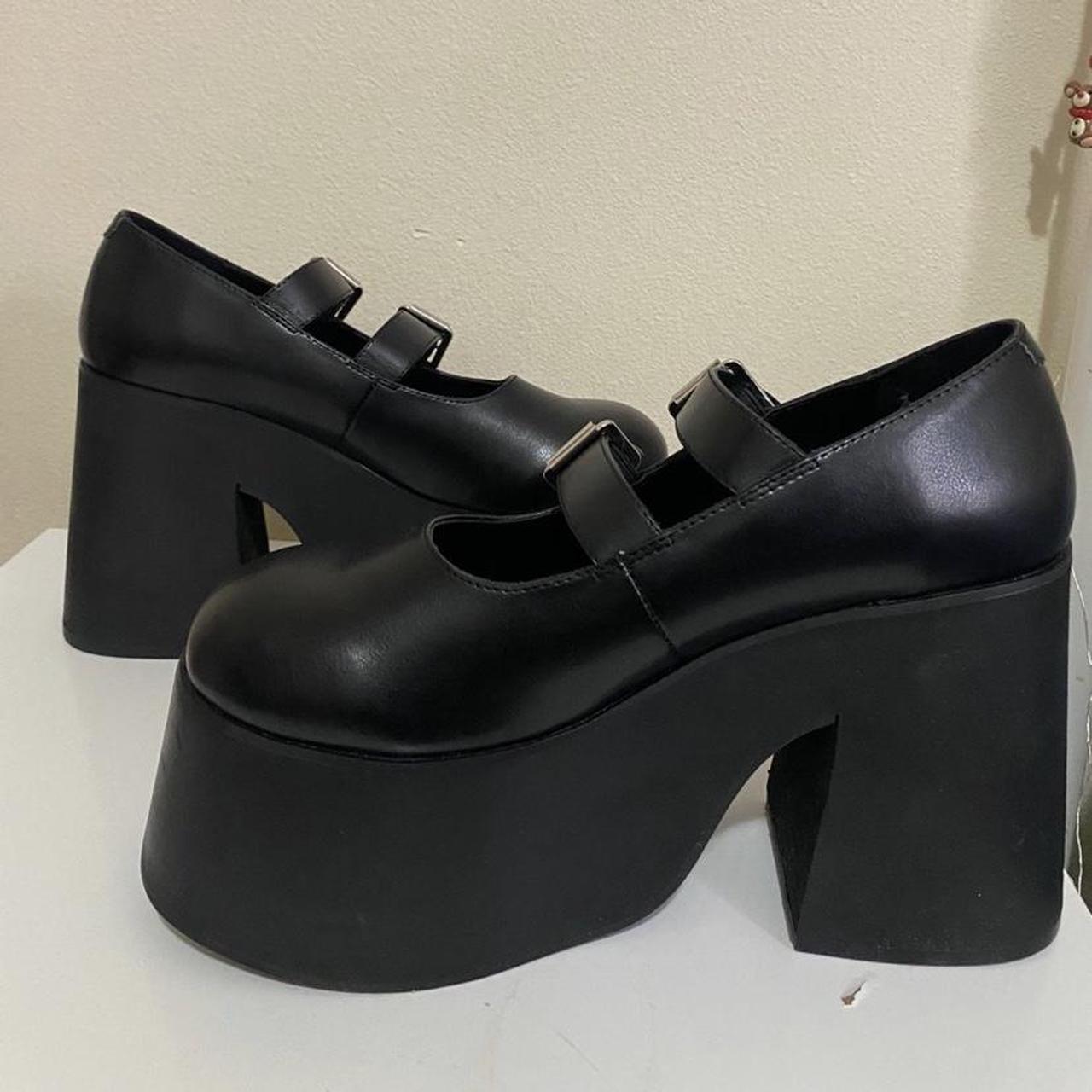 Delia's Women's Courts (2)