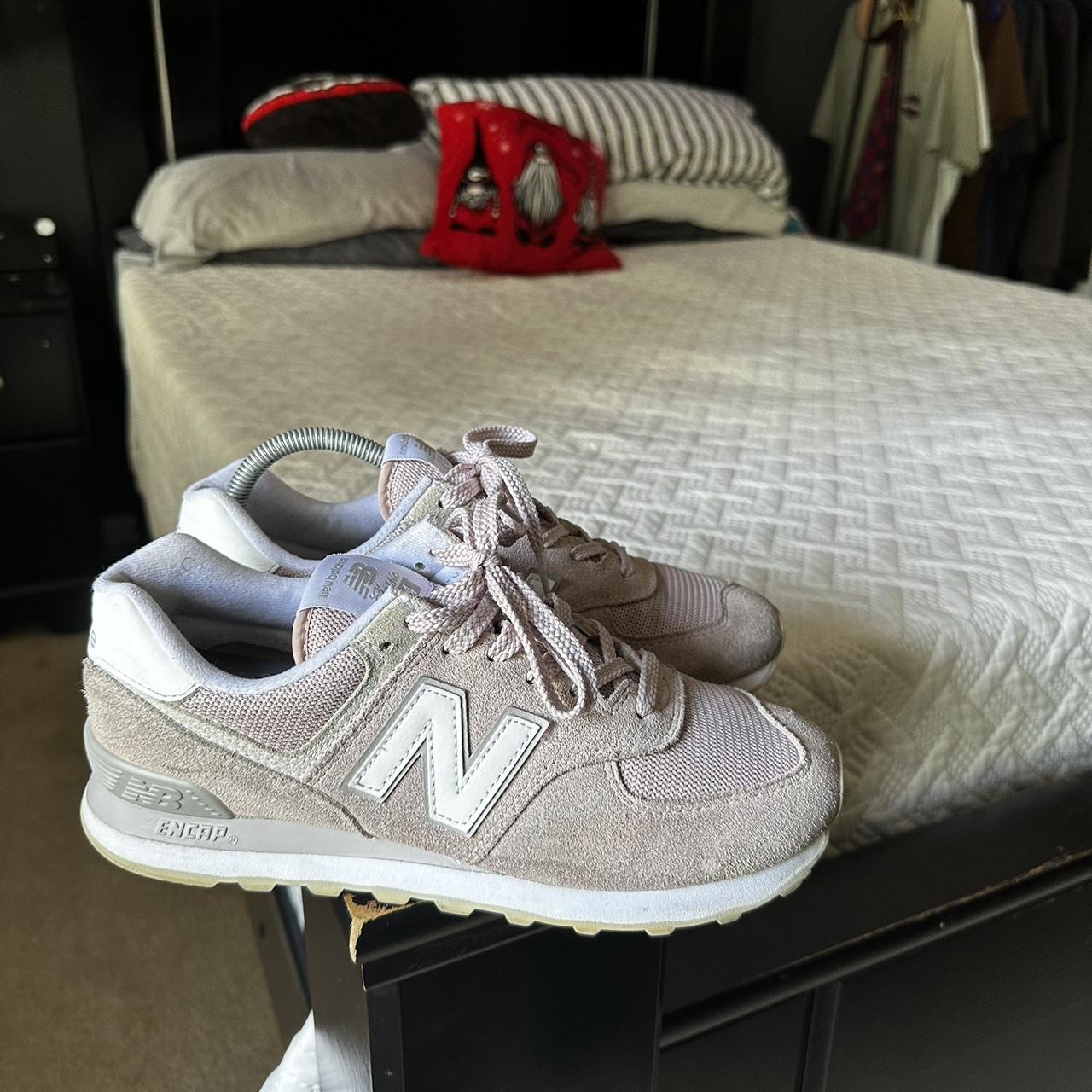 New Balance Women's Pink and White Trainers (3)