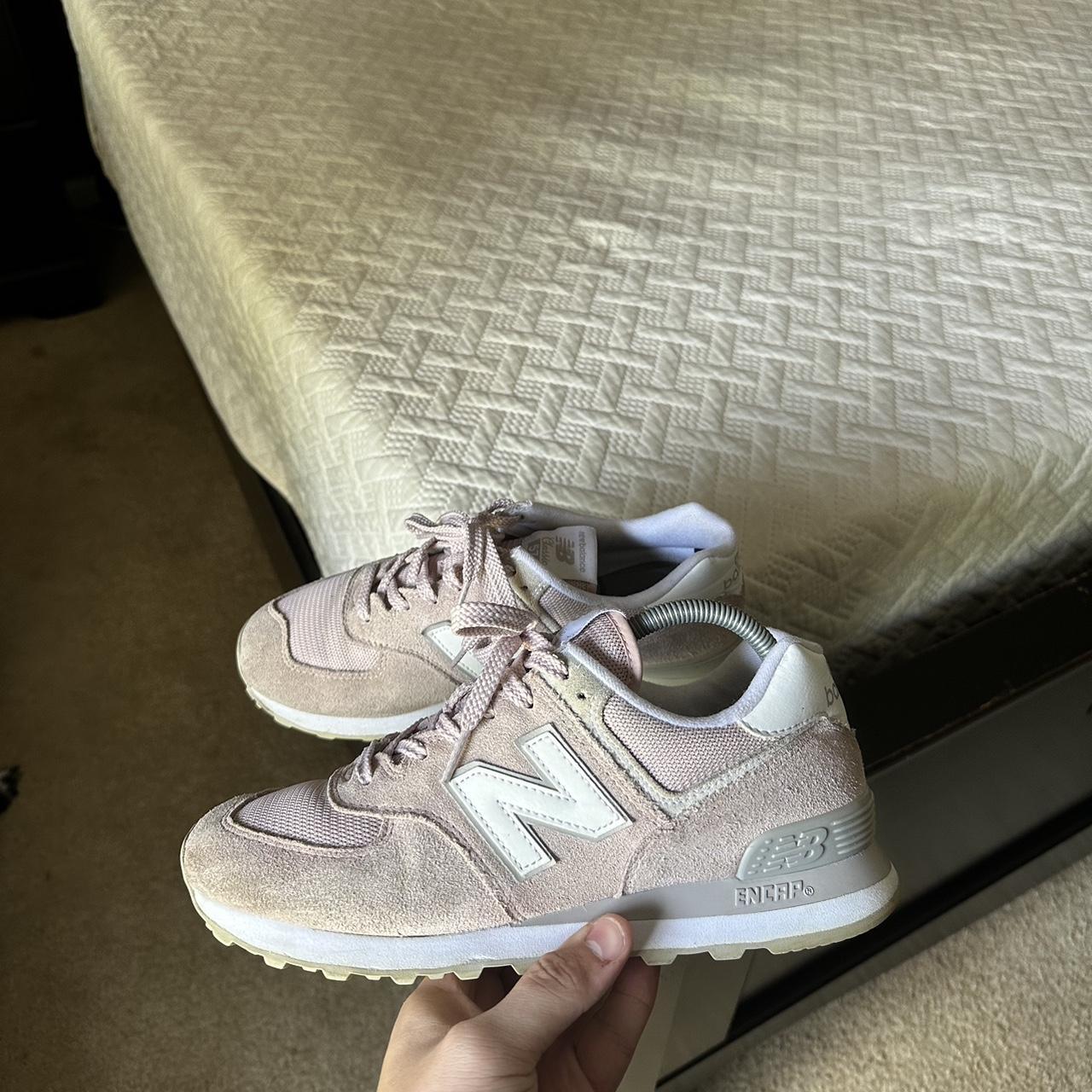 New Balance Women's Pink and White Trainers (6)