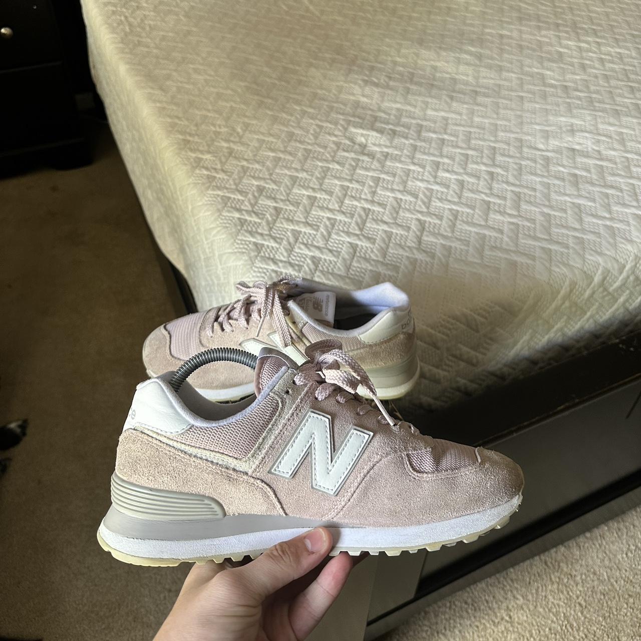 New Balance Women's Pink and White Trainers (8)