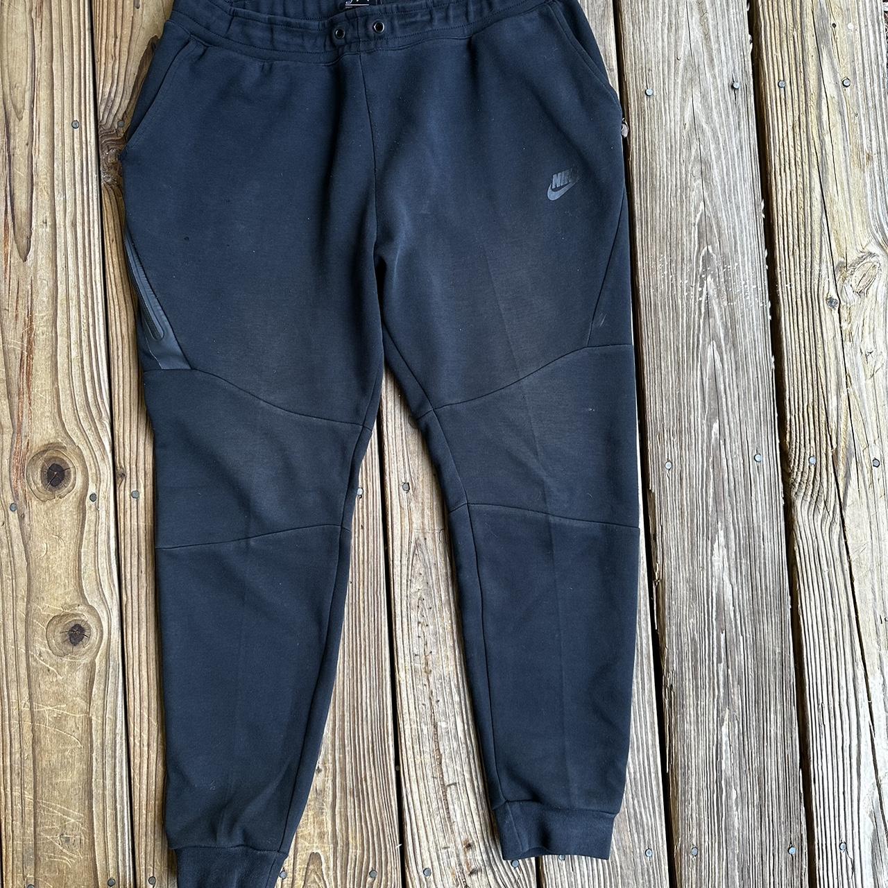 Black Nike Tech Sweatpants Size Large 8/10... Depop