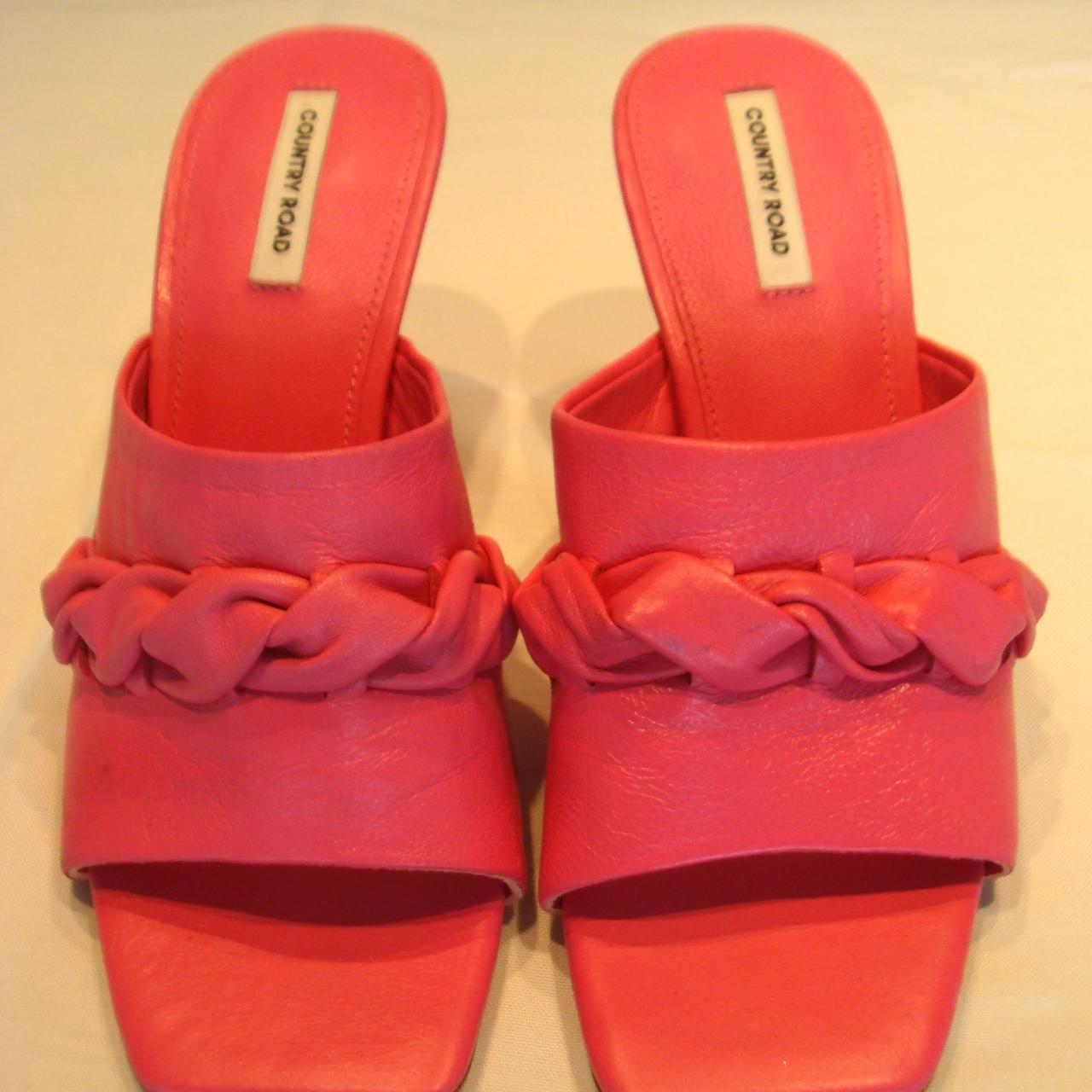 Country Road Leather Shoes size 38/7 - Depop