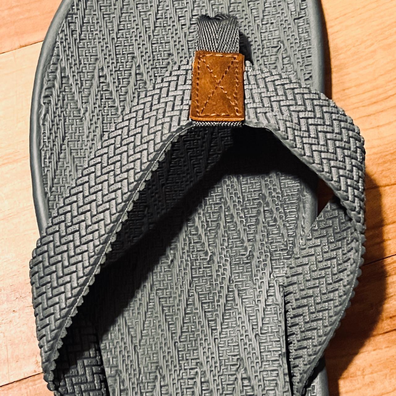  KuaiLu Mens Flip Flops Thong Sandals Yoga Foam Slippers