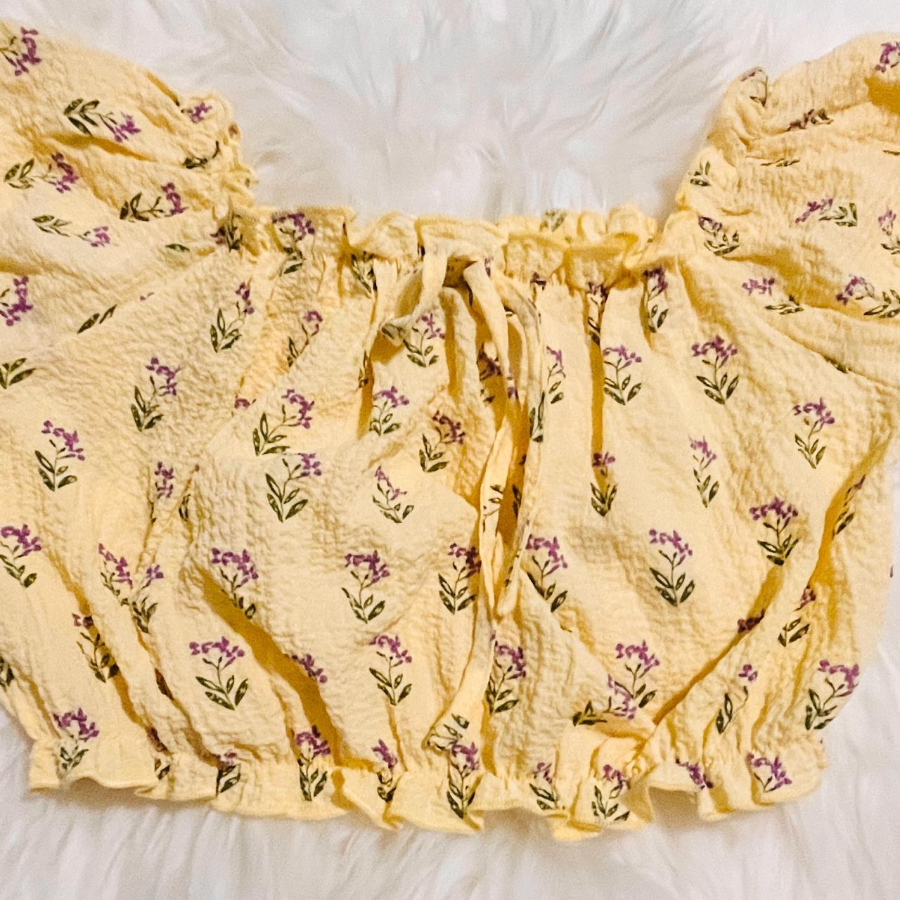 So cute!! Cider yellow with lavender flowers... Depop